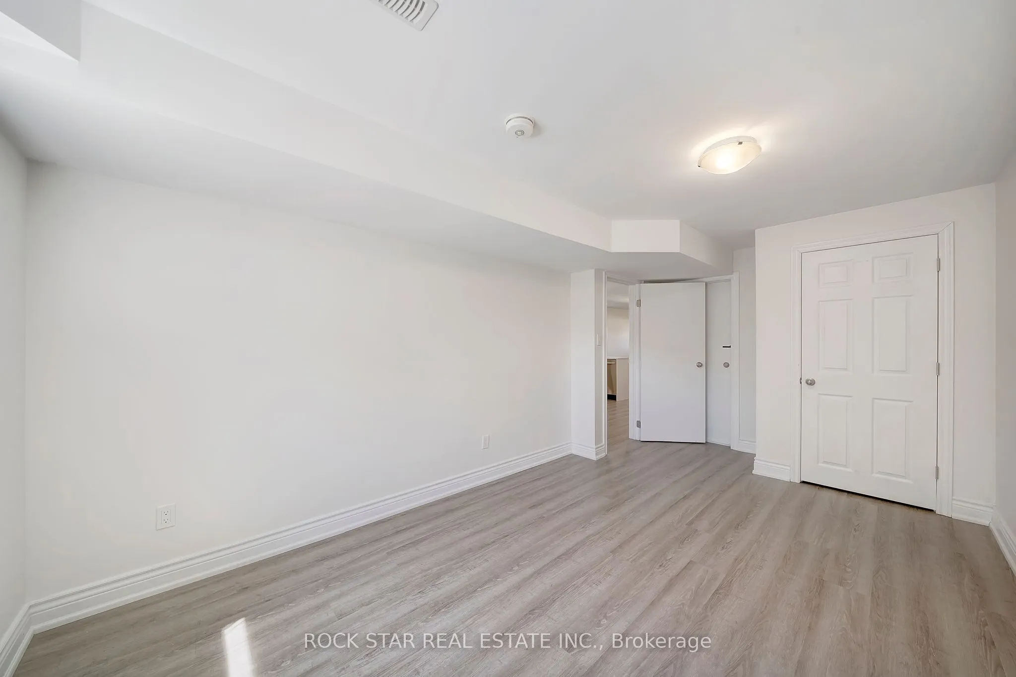 13 Meadowbrook Crescent