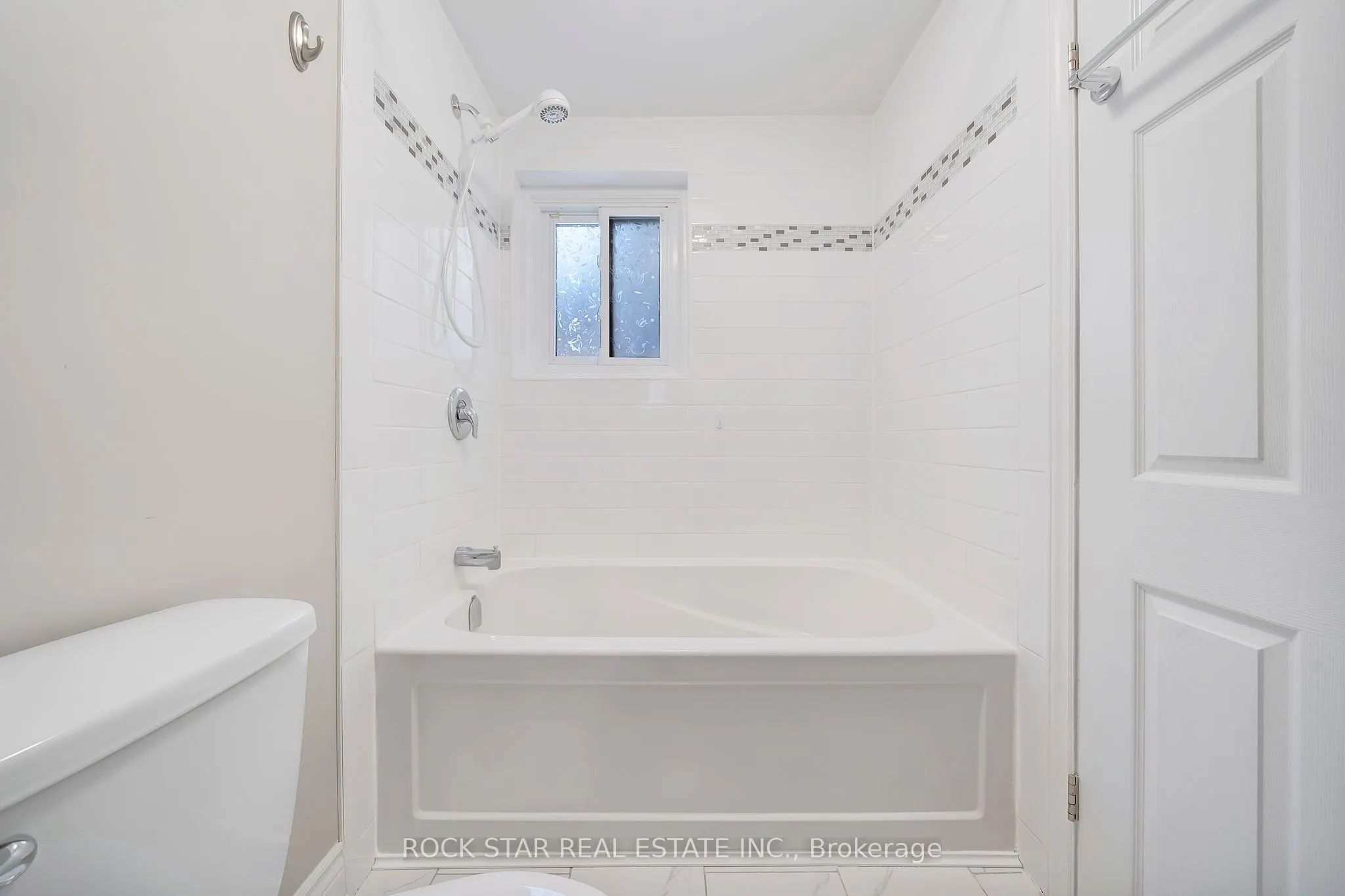 13 Meadowbrook Crescent