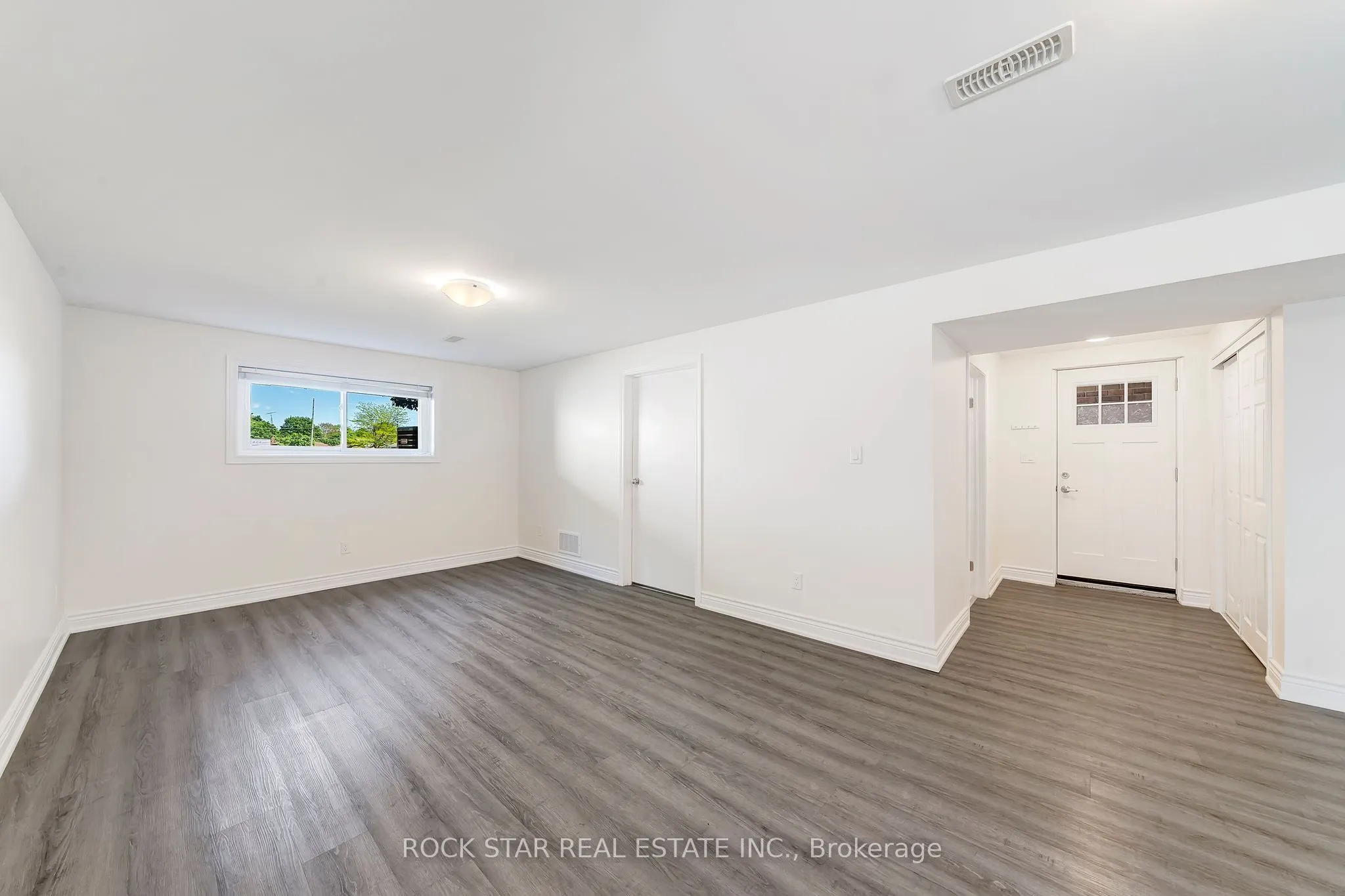 13 Meadowbrook Crescent