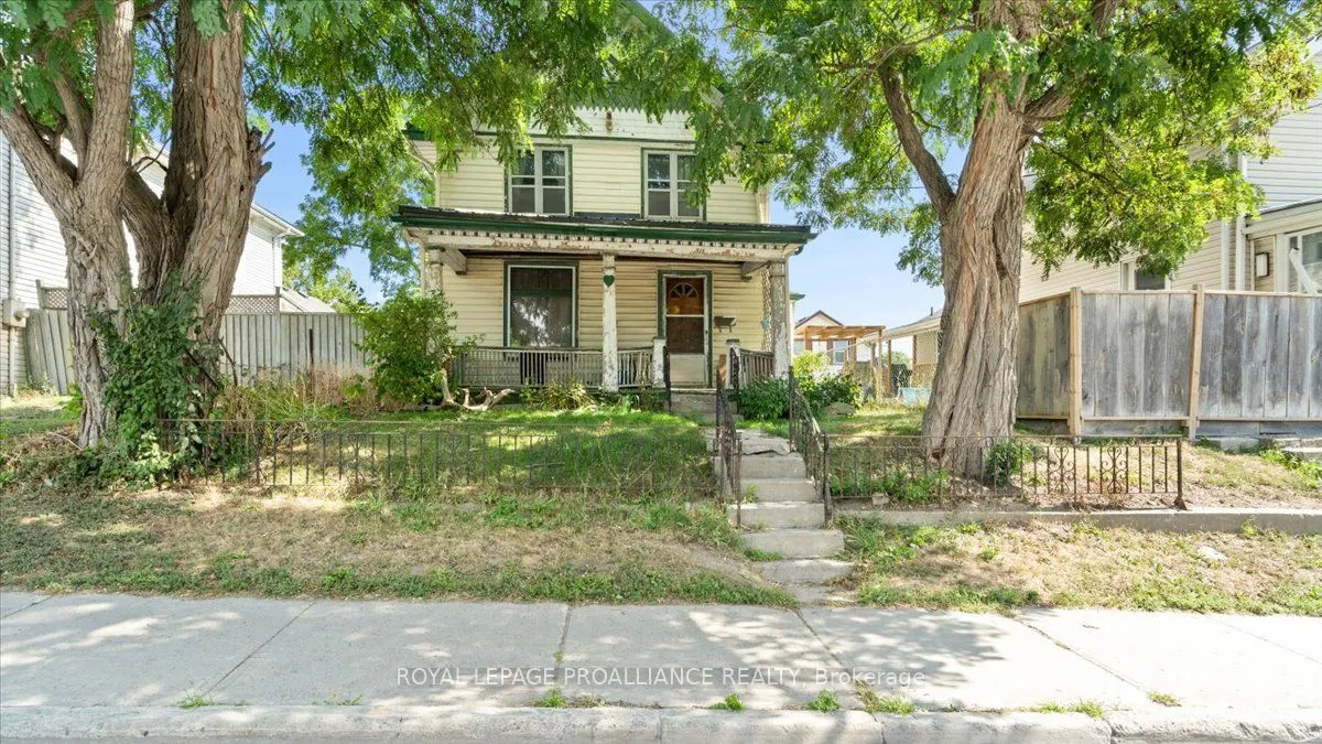 51 1/2 North Front Street
