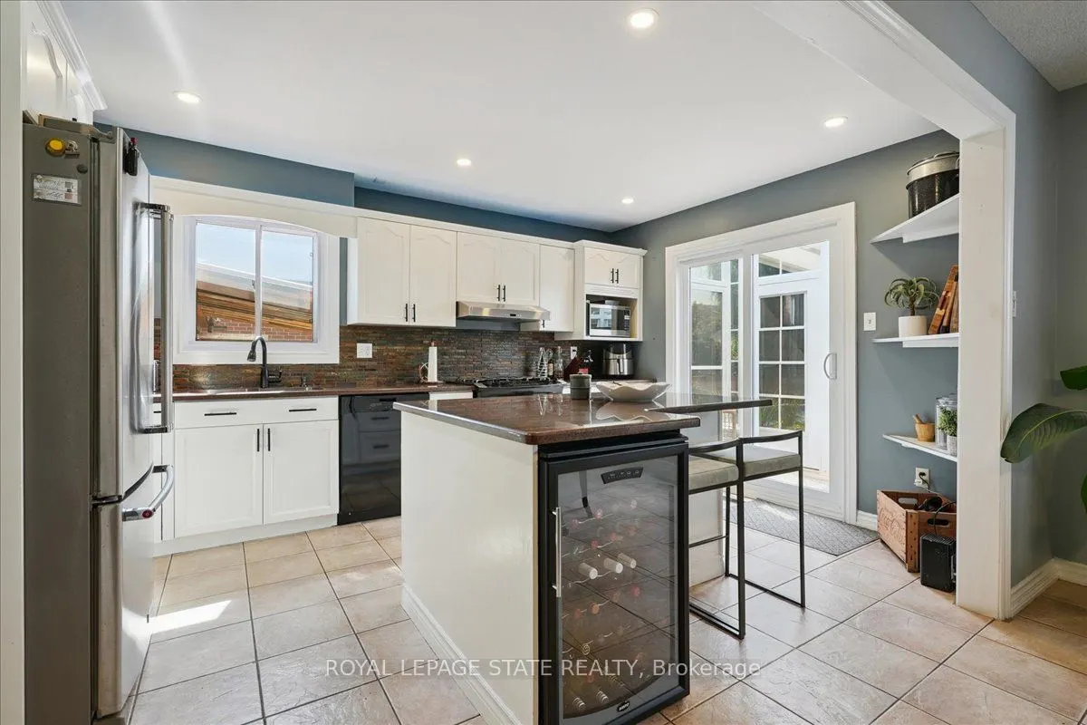 4577 St Volodymyr Crescent