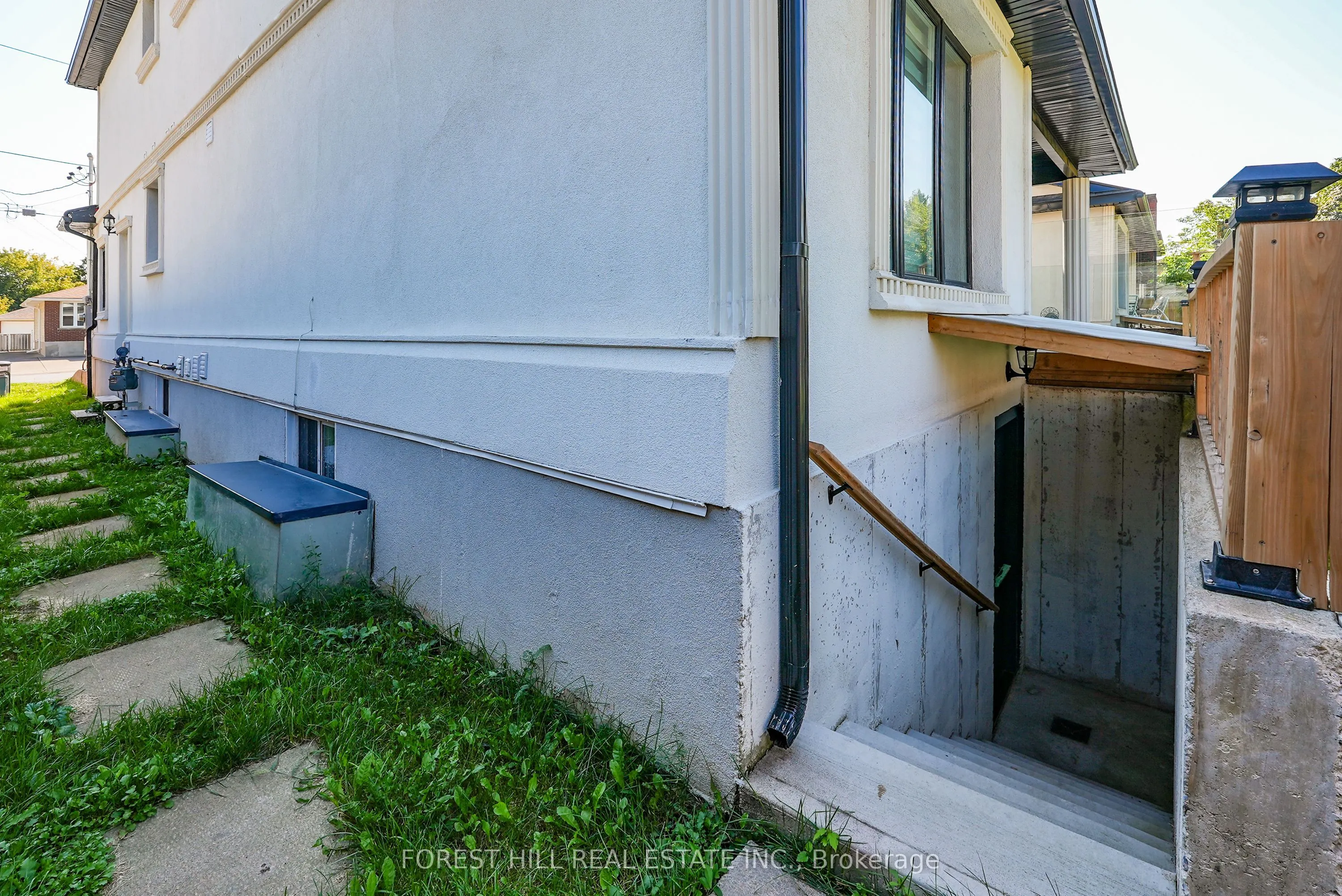 5515 Glenholme Avenue