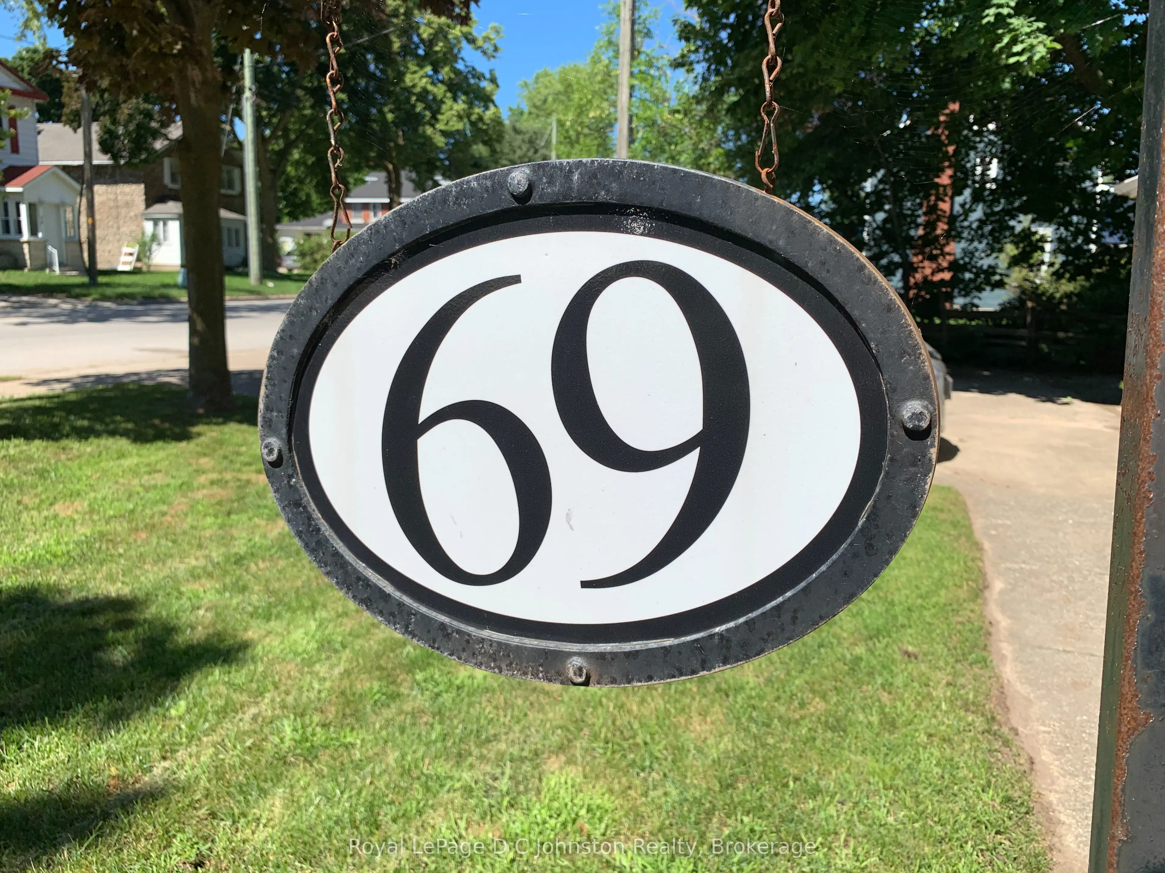69 Albert Street N