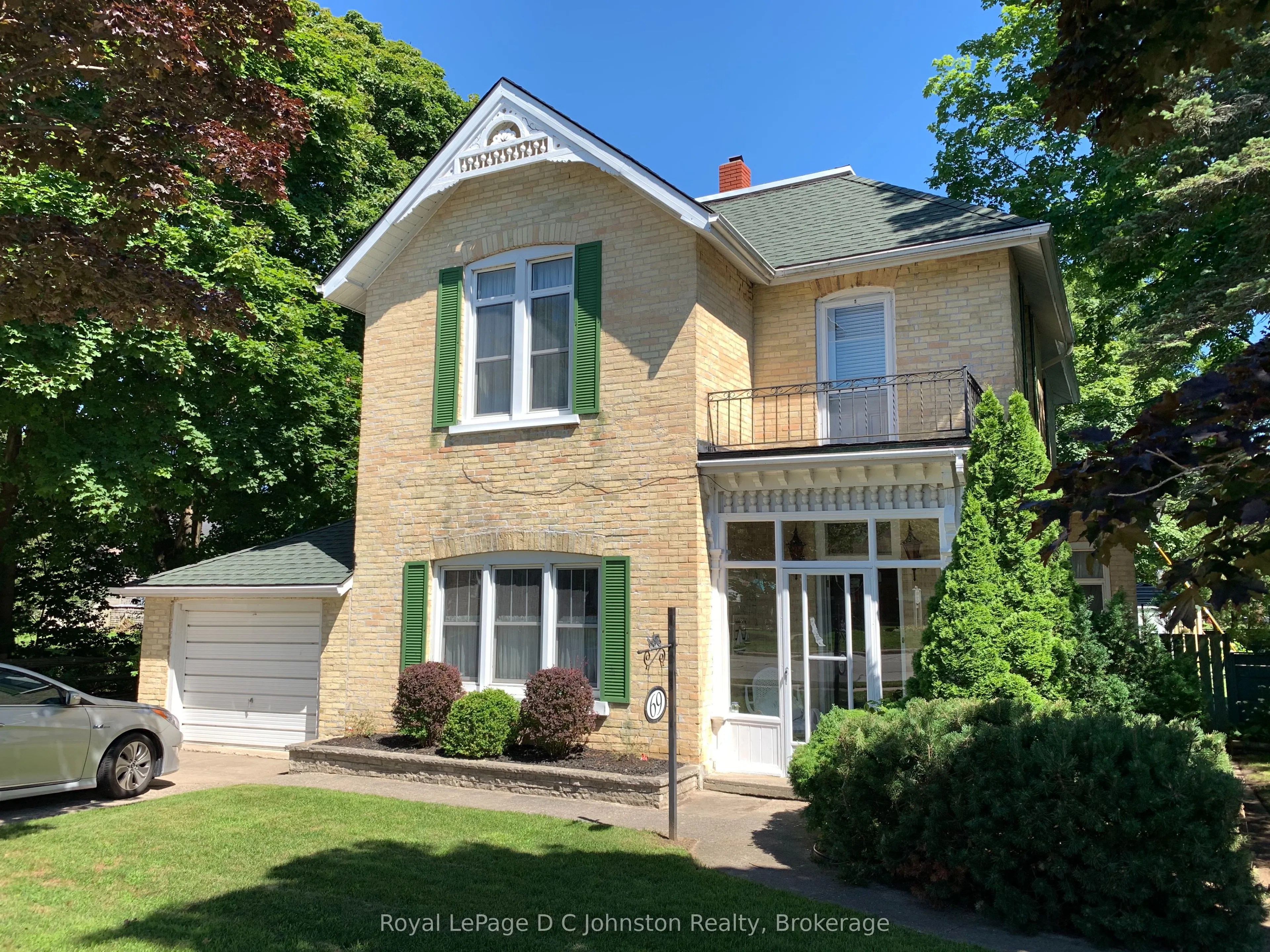 69 Albert Street N