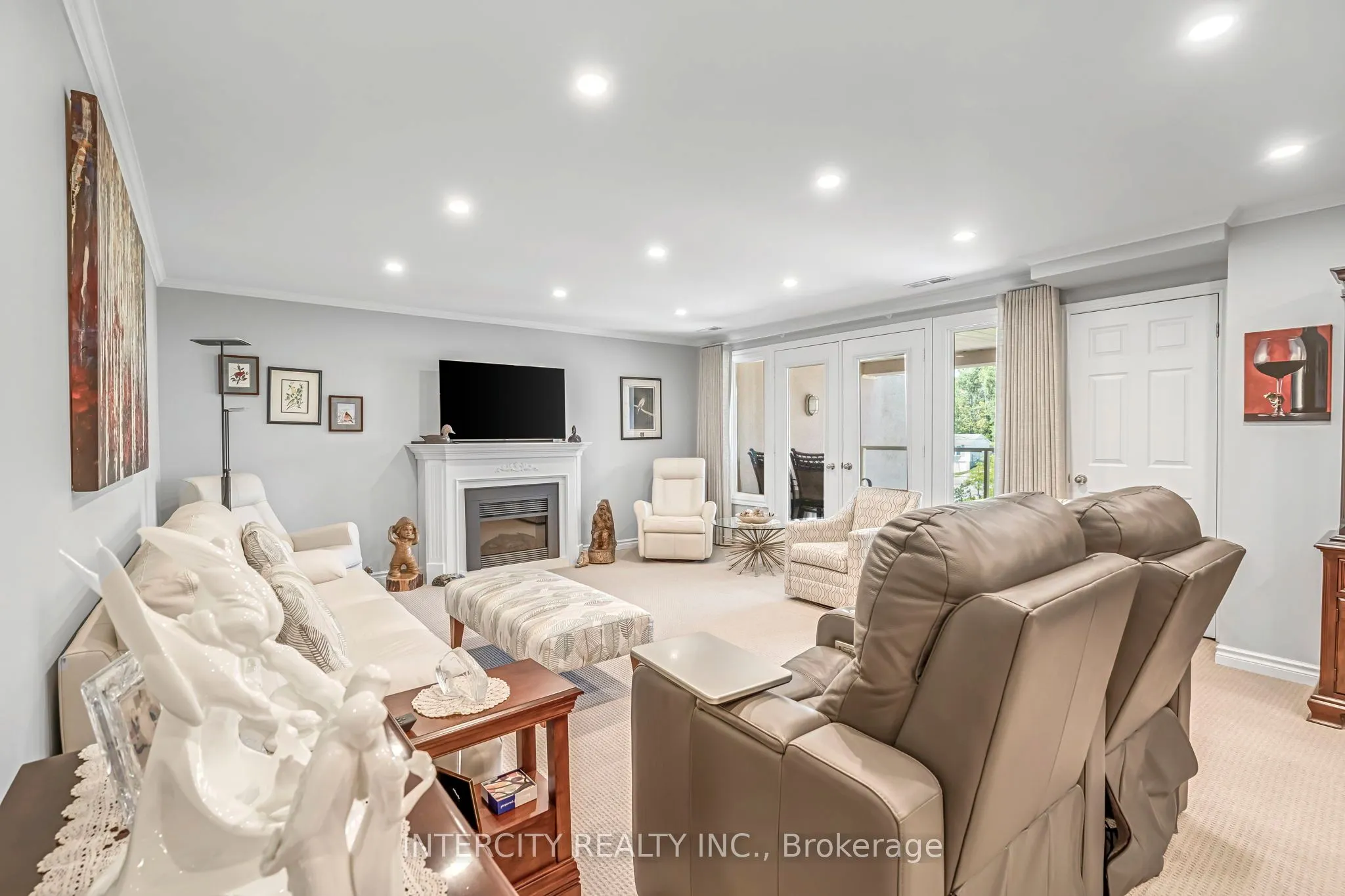 2555 3rd Avenue W, #412