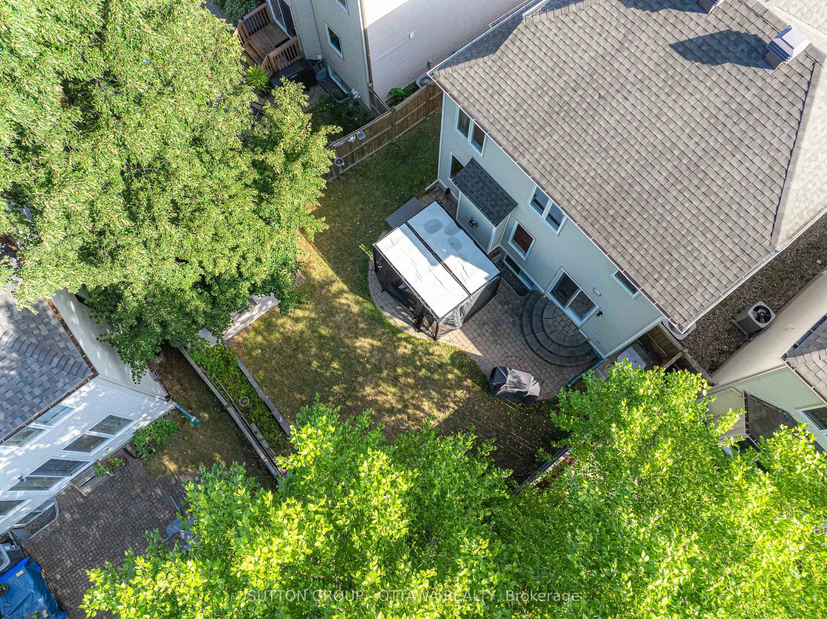 11 Baypointe Crescent
