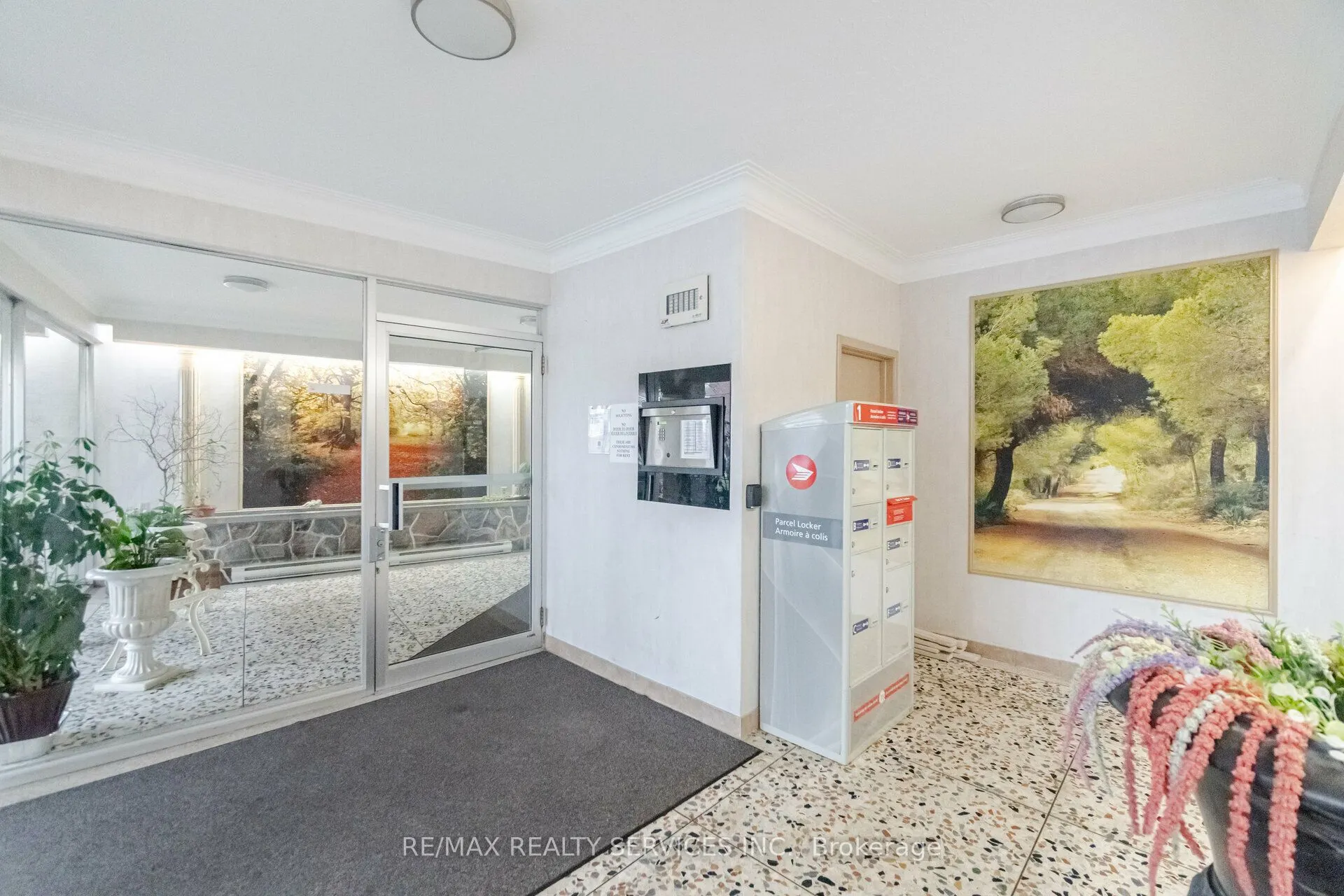 11 Woodman Drive S, #203