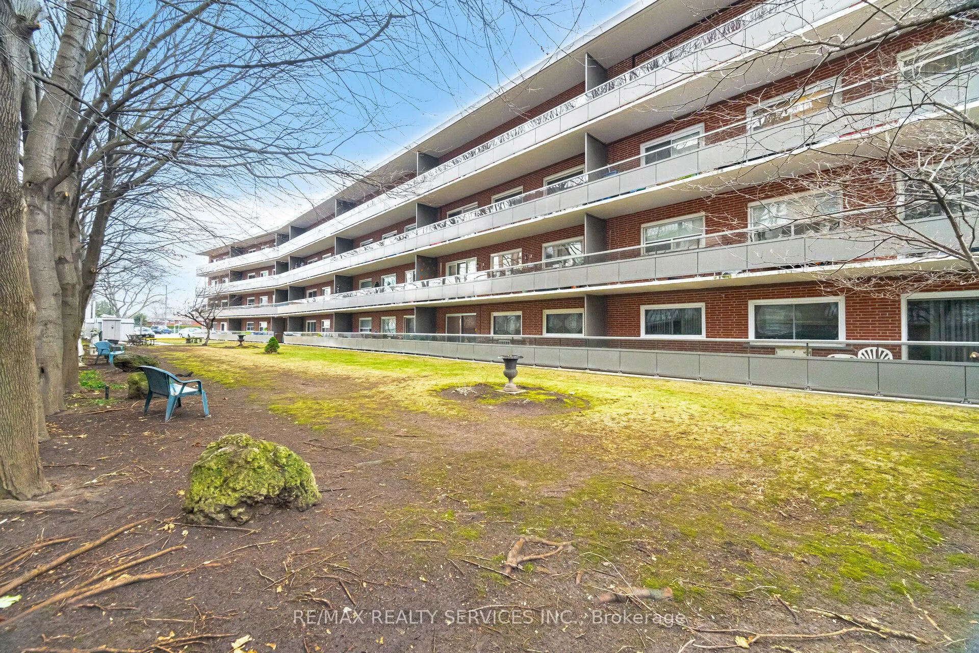 11 Woodman Drive S, #203