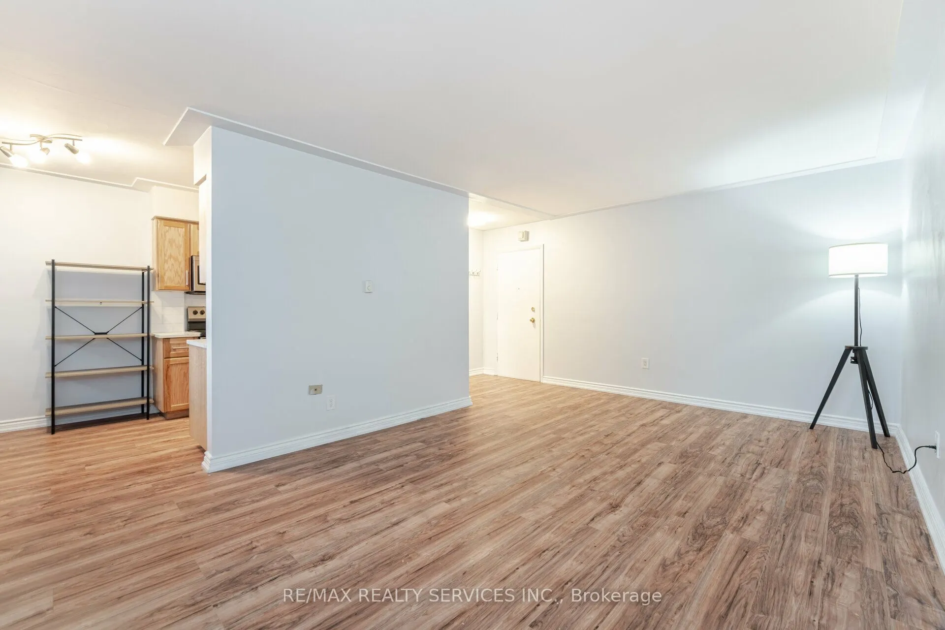 11 Woodman Drive S, #203