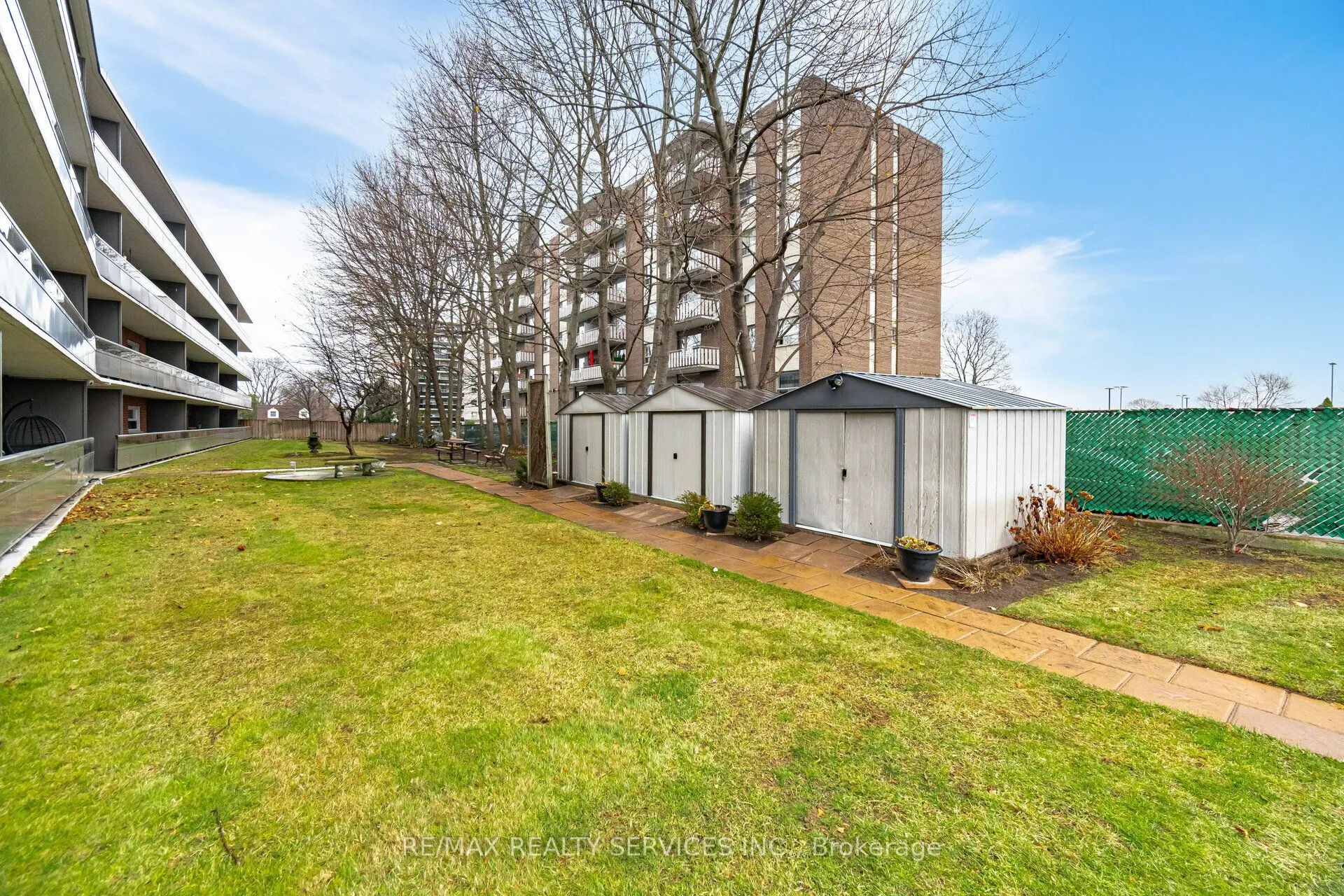 11 Woodman Drive S, #203
