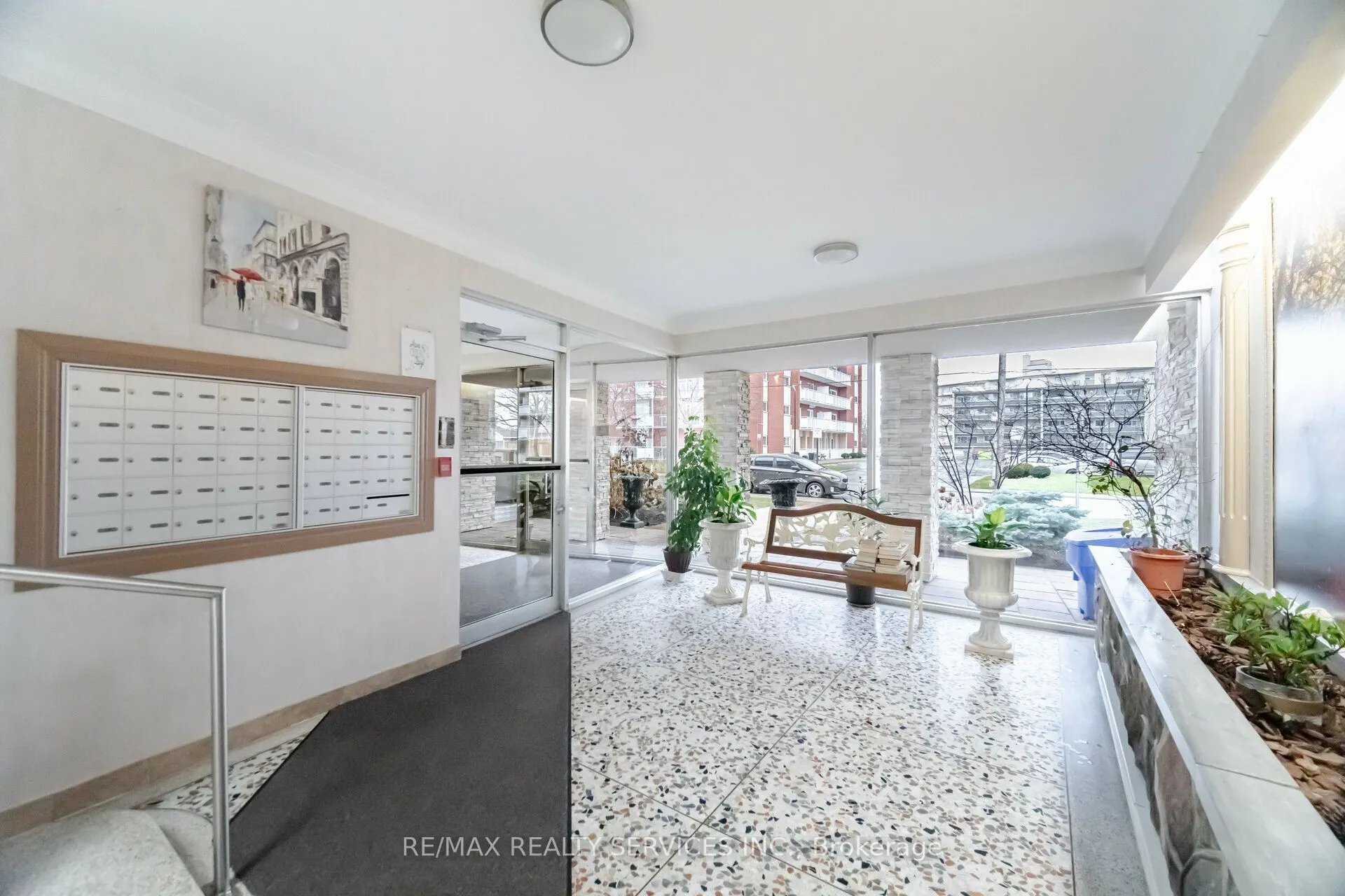 11 Woodman Drive S, #203
