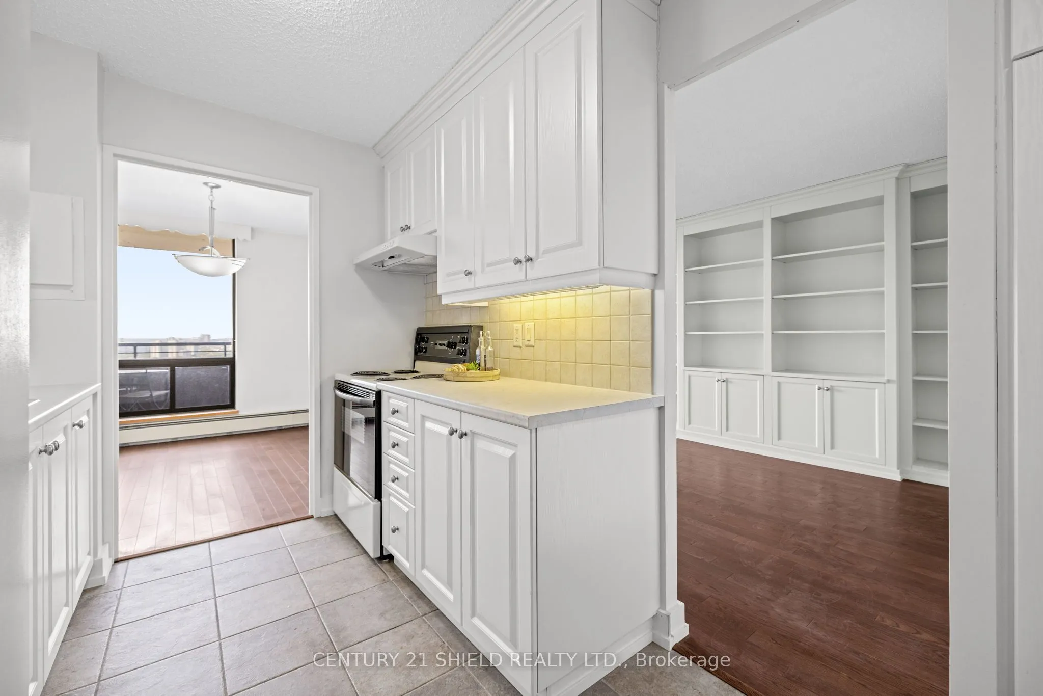 505 St Laurent Boulevard, #2102