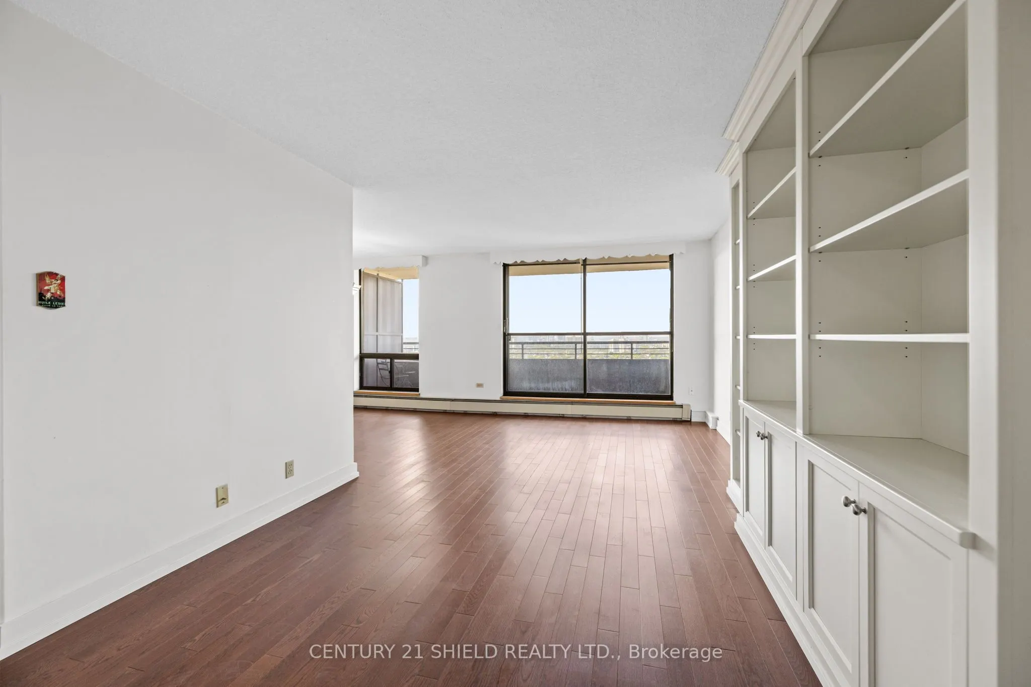 505 St Laurent Boulevard, #2102