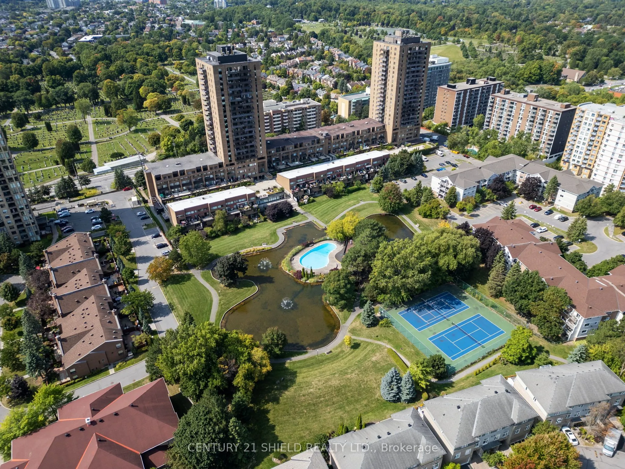 505 St Laurent Boulevard, #2102