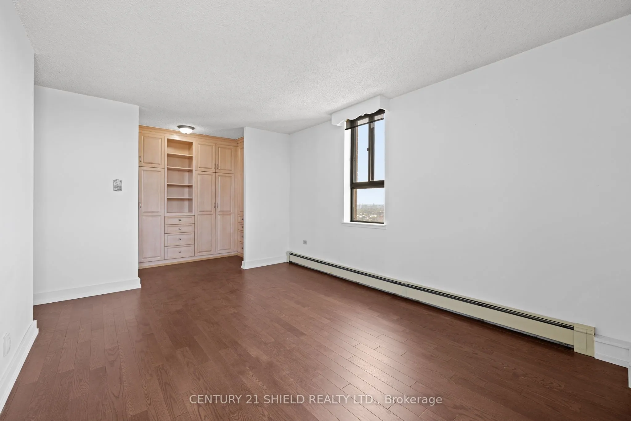 505 St Laurent Boulevard, #2102