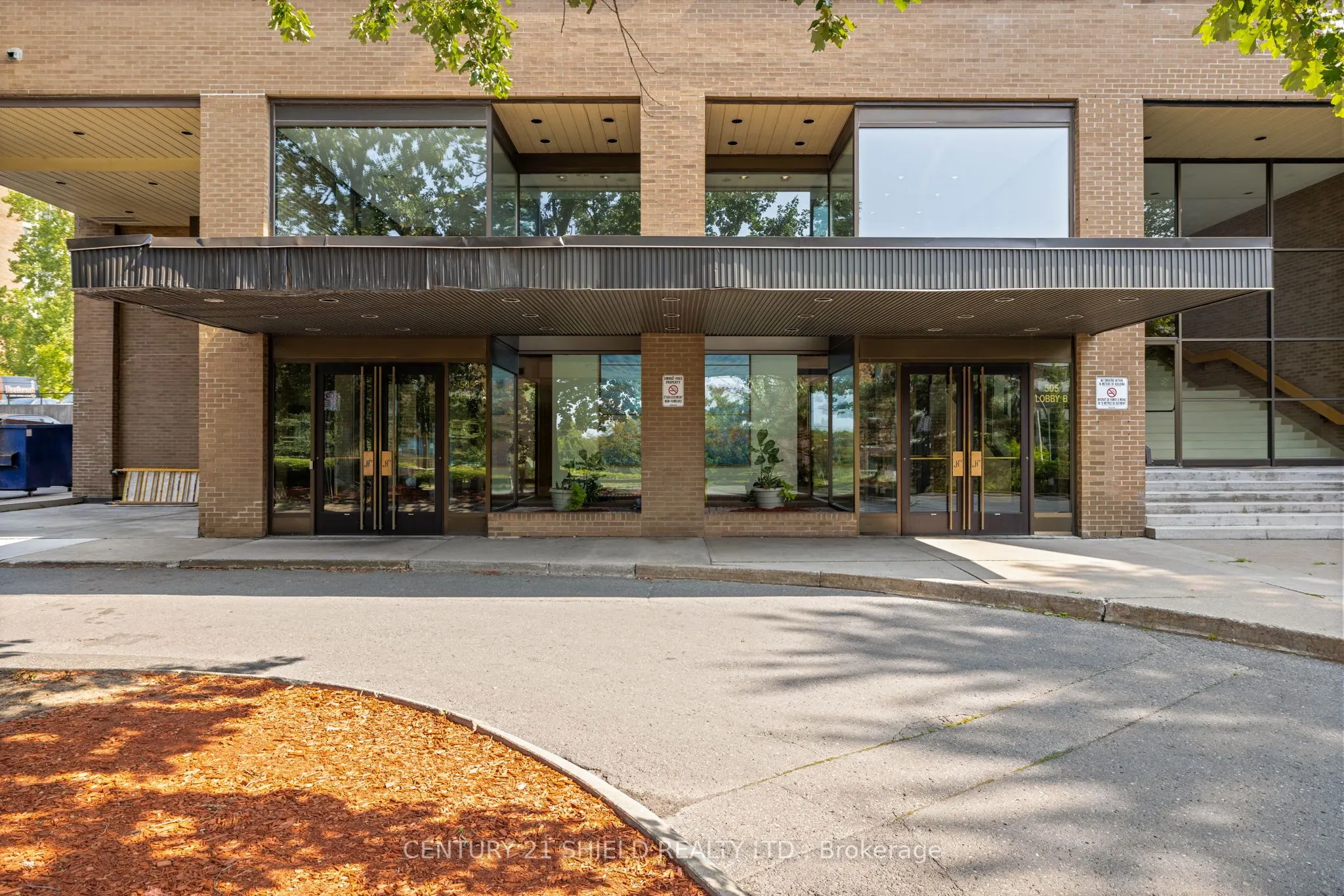 505 St Laurent Boulevard, #2102