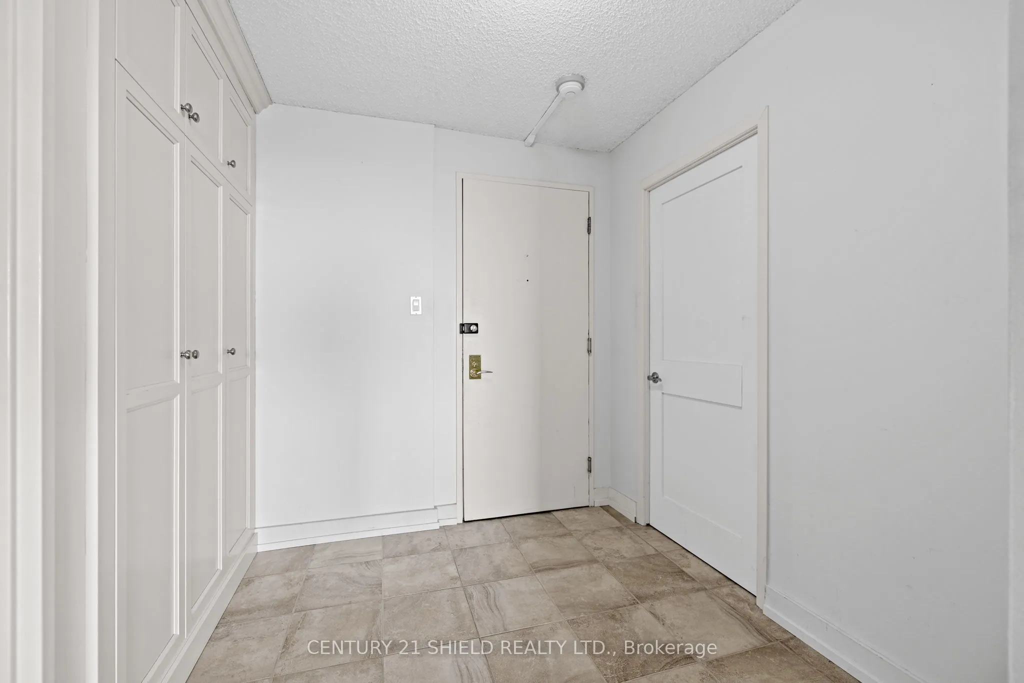 505 St Laurent Boulevard, #2102