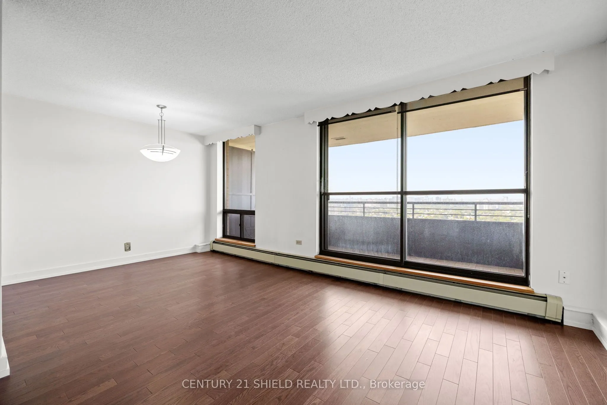 505 St Laurent Boulevard, #2102