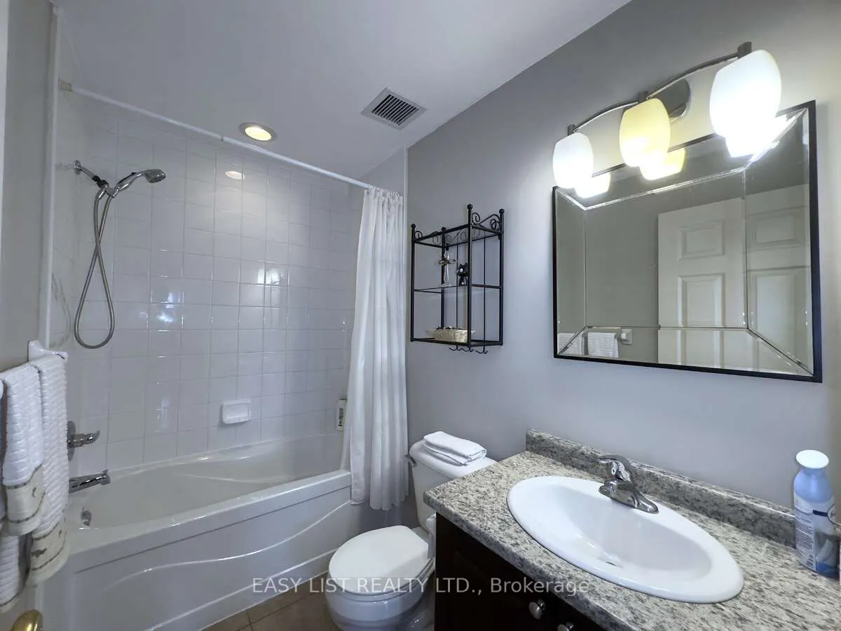 2650 Sandwich Parkway W, #202