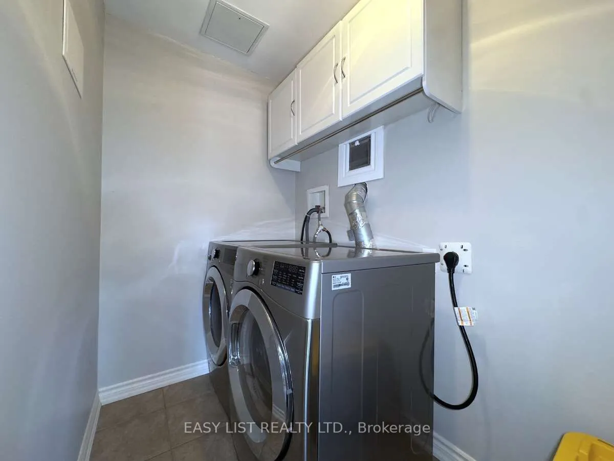 2650 Sandwich Parkway W, #202
