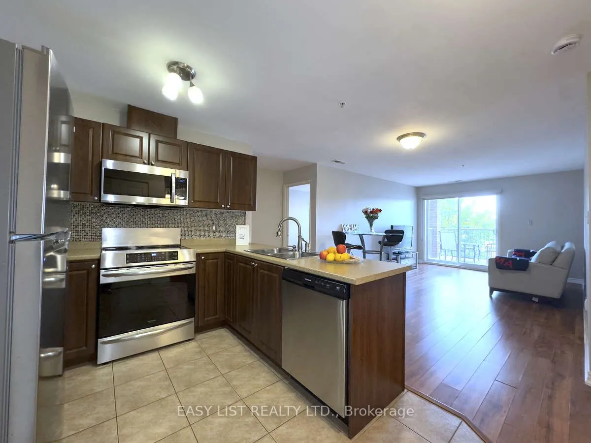 2650 Sandwich Parkway W, #202