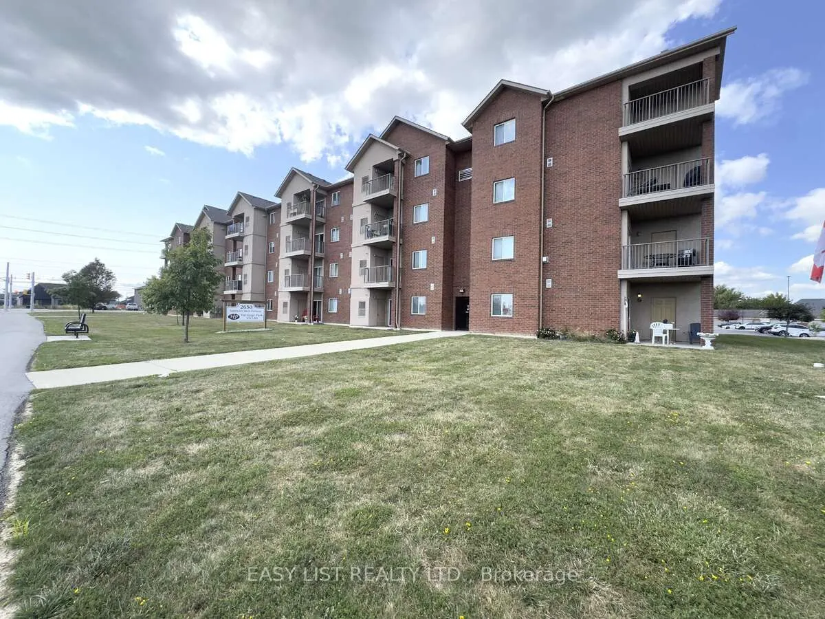 2650 Sandwich Parkway W, #202