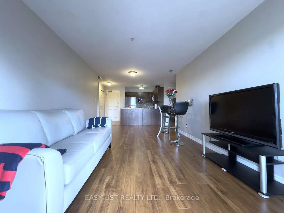 2650 Sandwich Parkway W, #202