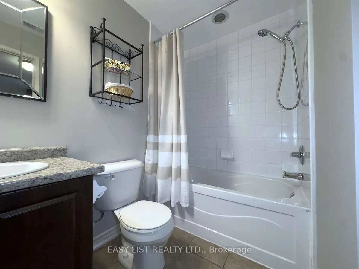 2650 Sandwich Parkway W, #202