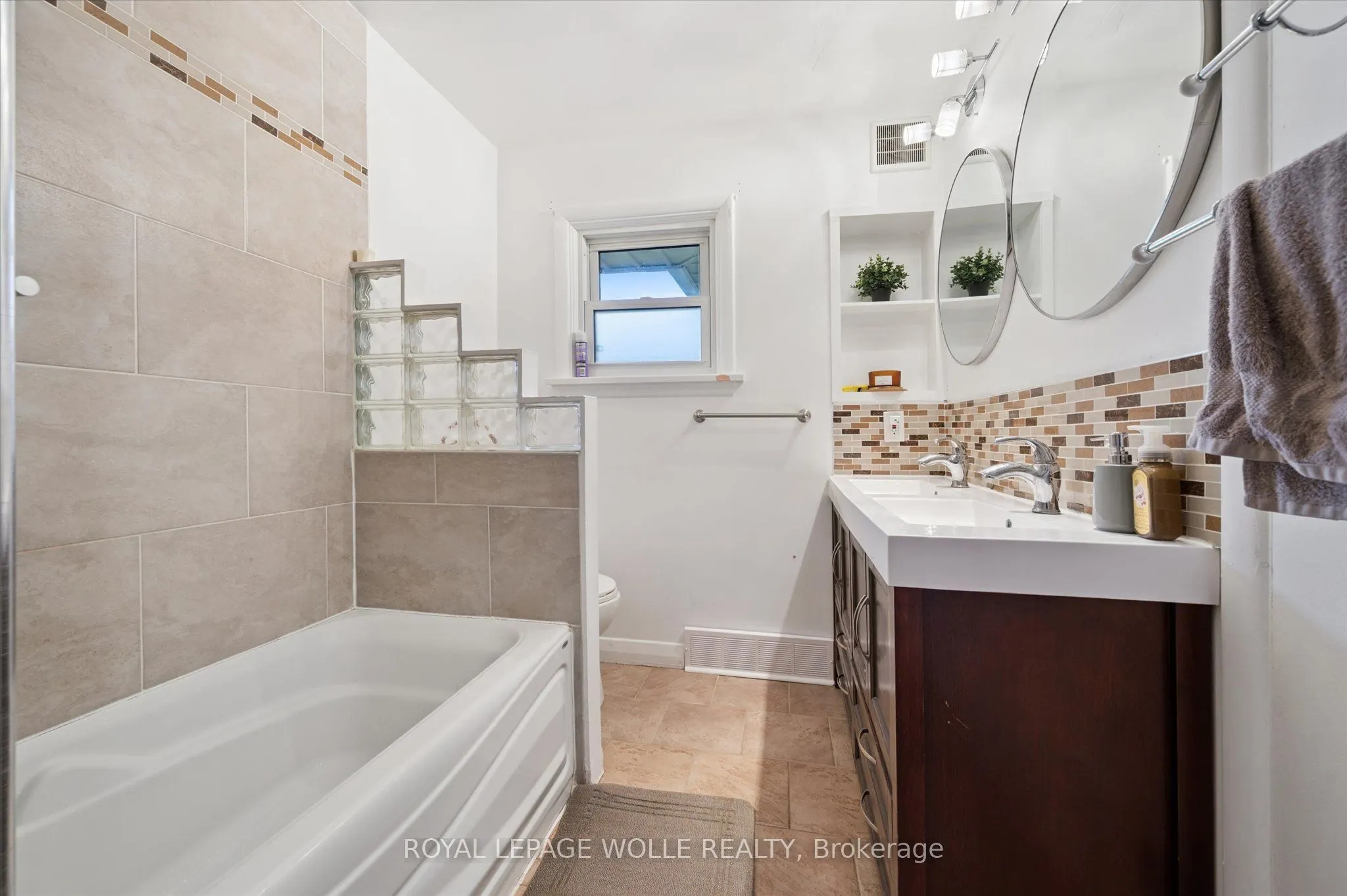 18 Cambridge Avenue, #Rm. 1 & 3