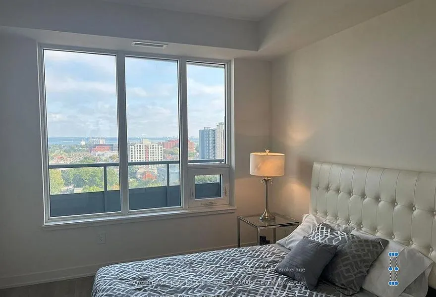 212 King William Street, #1301