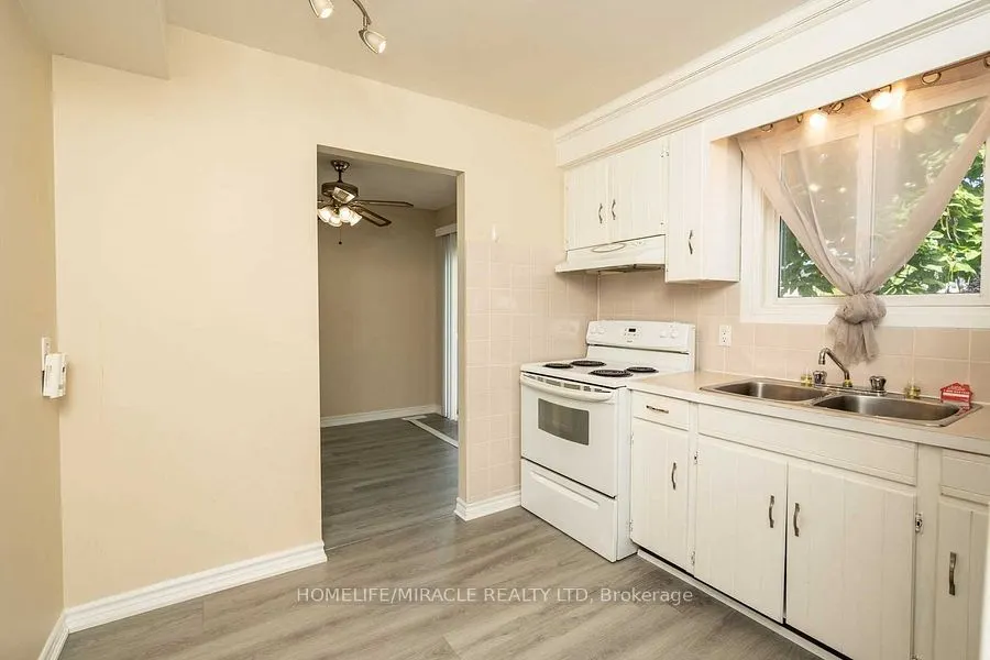 76 Manley Crescent