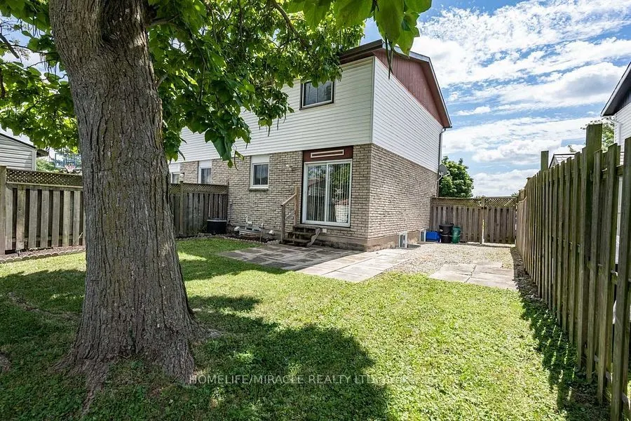 76 Manley Crescent