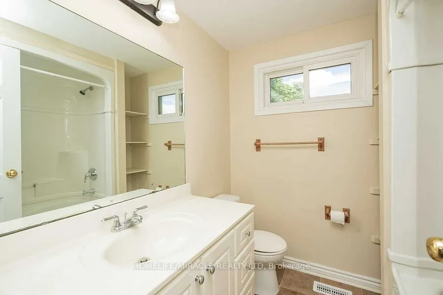 76 Manley Crescent