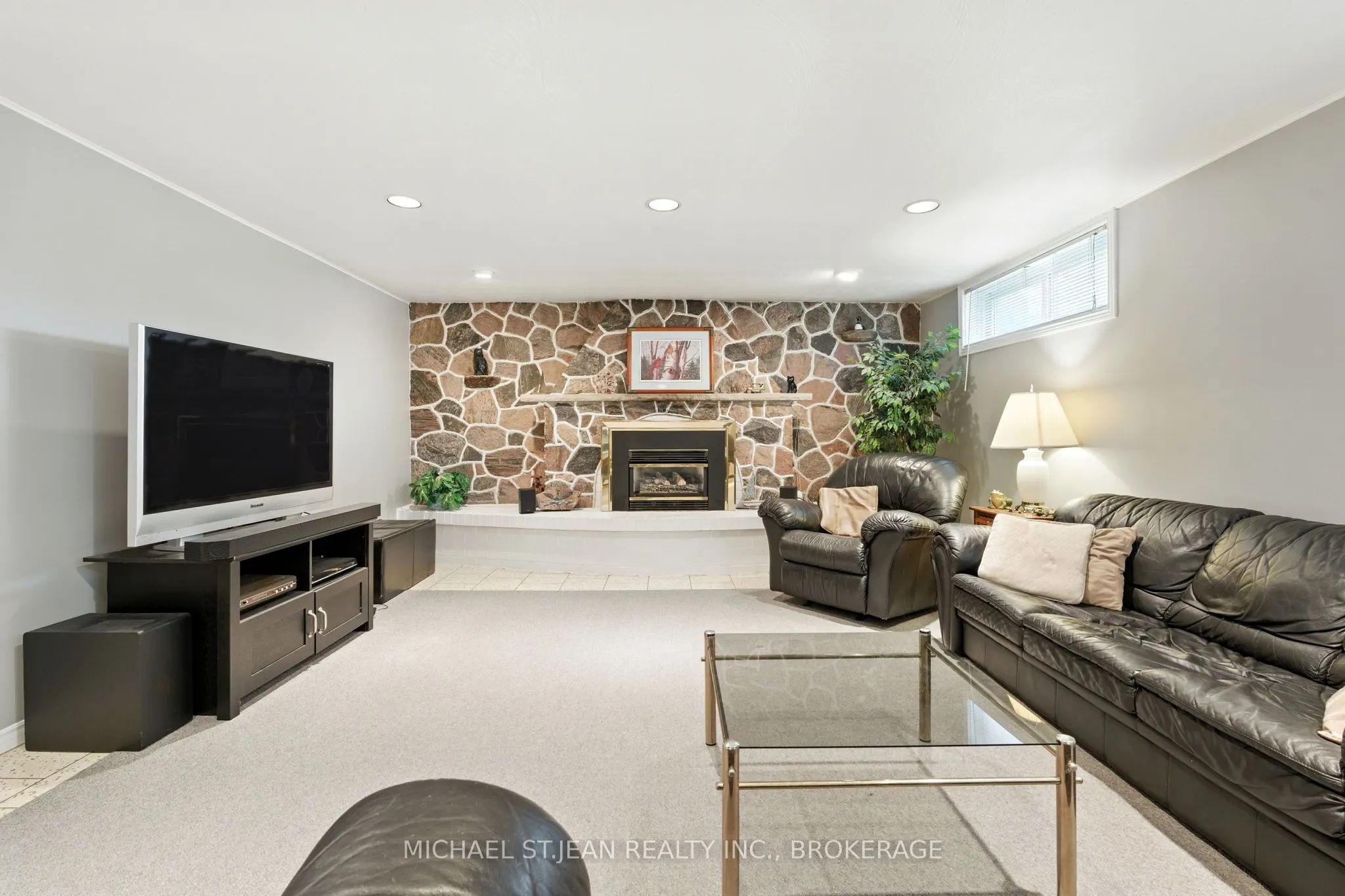 20 Woodside Drive