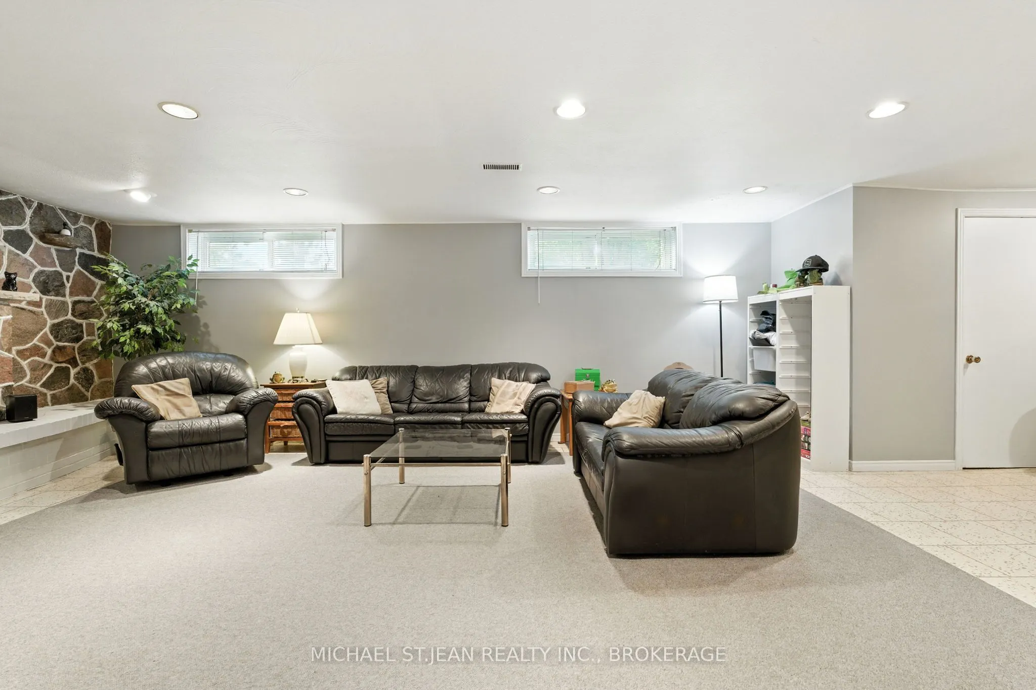 20 Woodside Drive