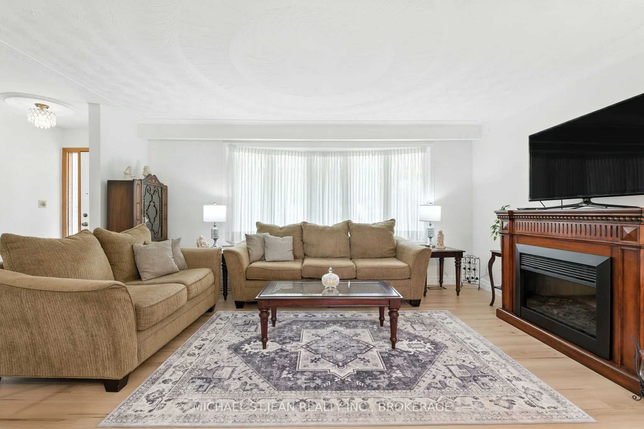 20 Woodside Drive