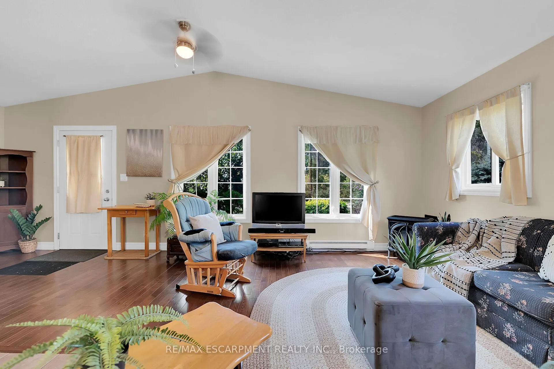 8 Downey Road