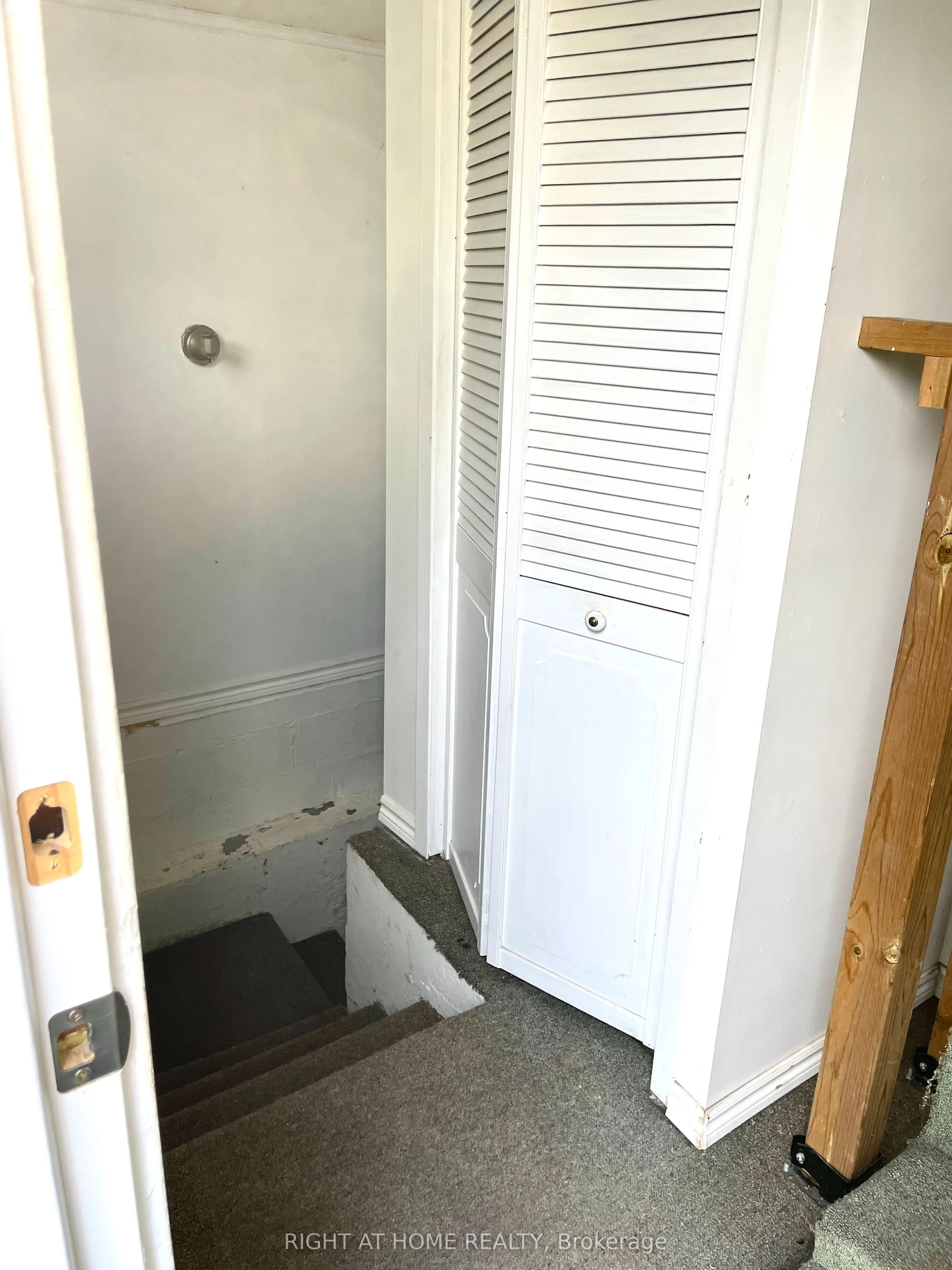 389 Lincoln Street