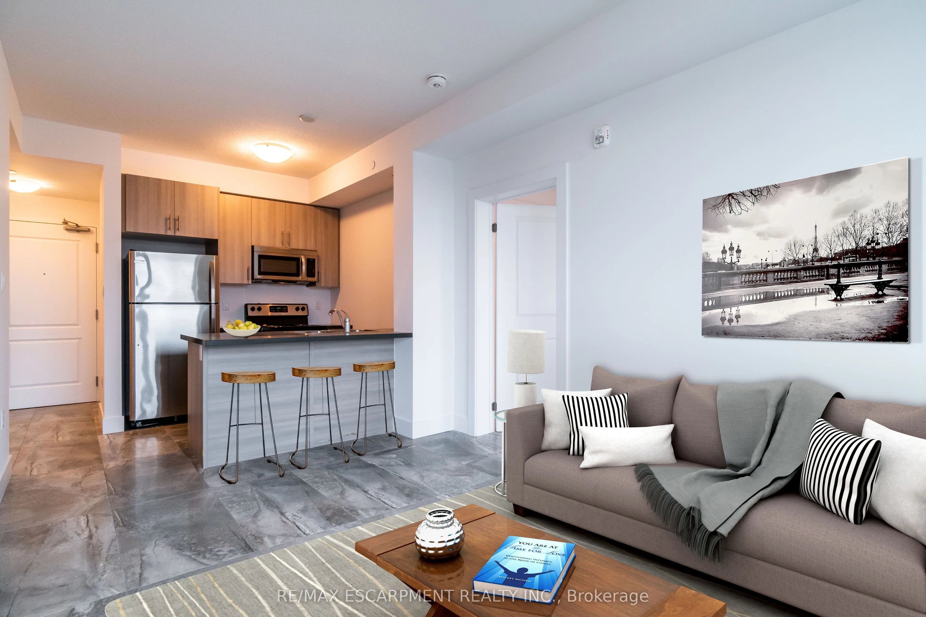 125 Shoreview Place, #523