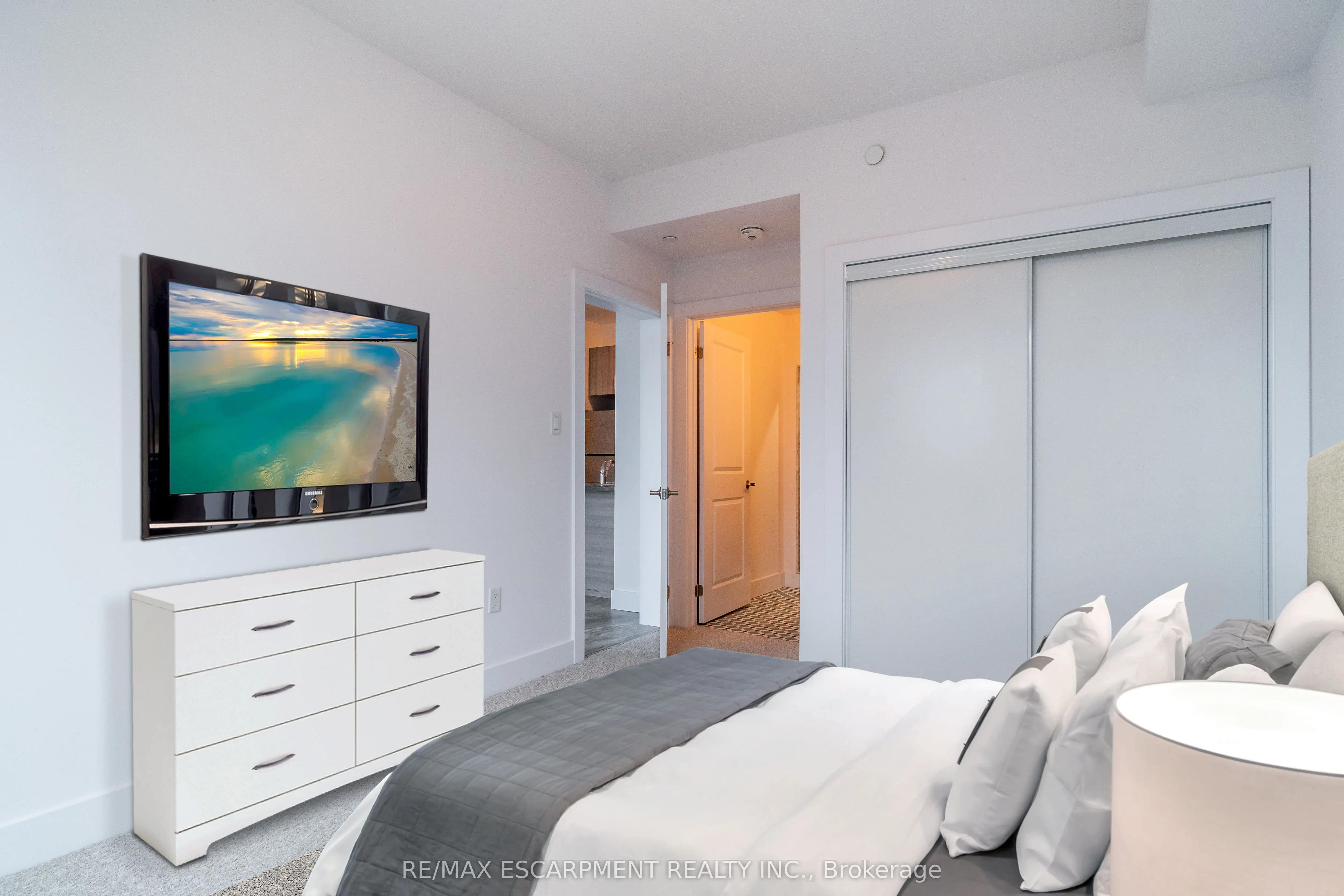 125 Shoreview Place, #523