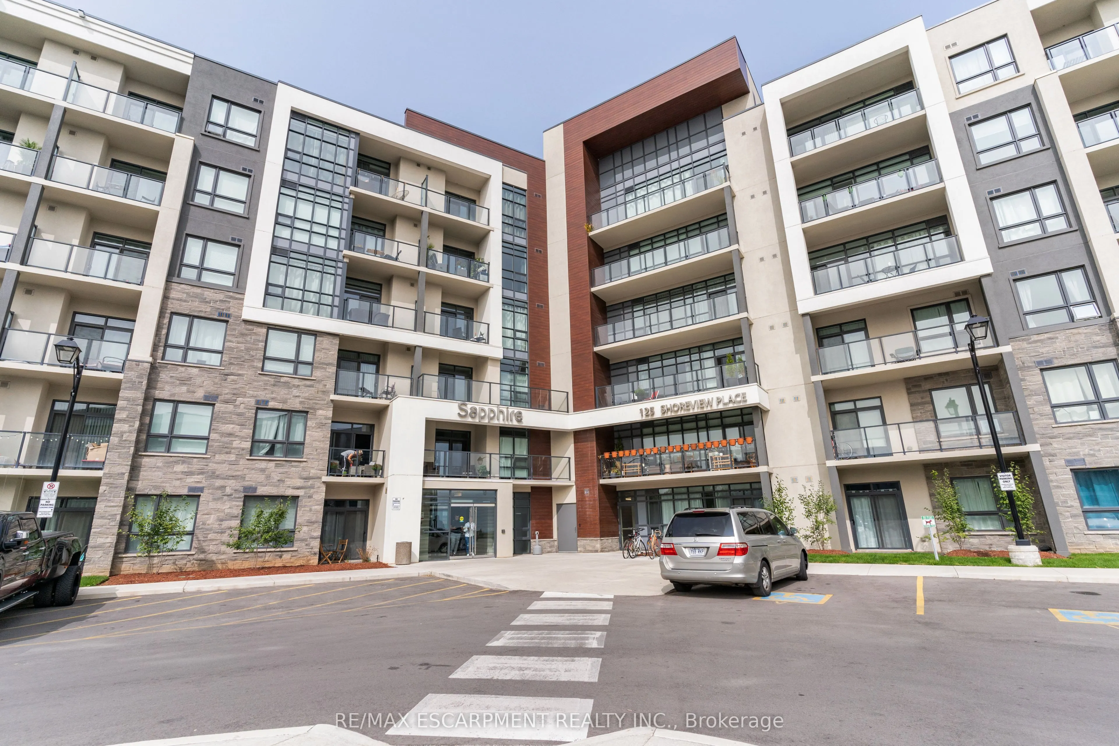 125 Shoreview Place, #523