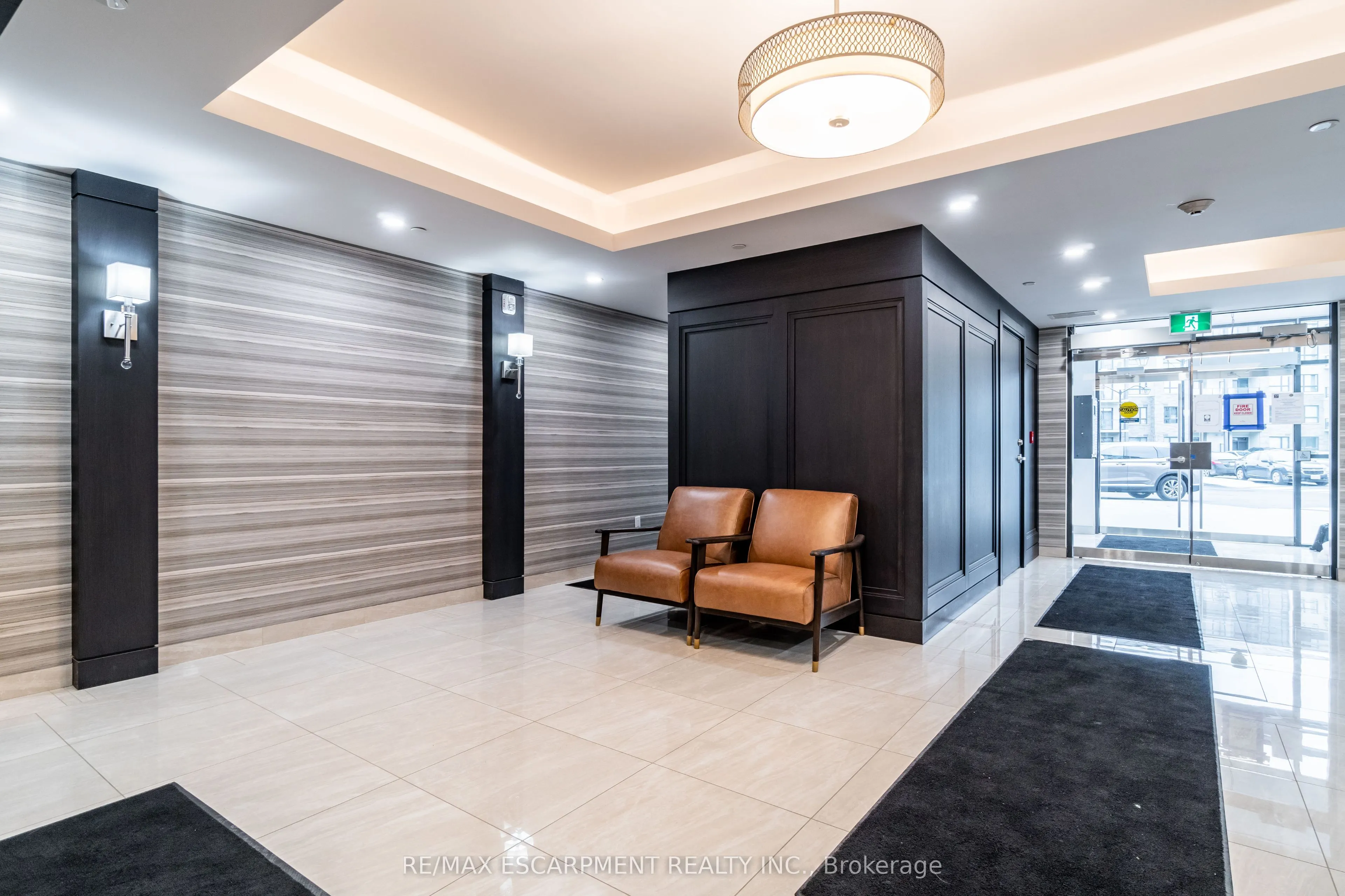 125 Shoreview Place, #523