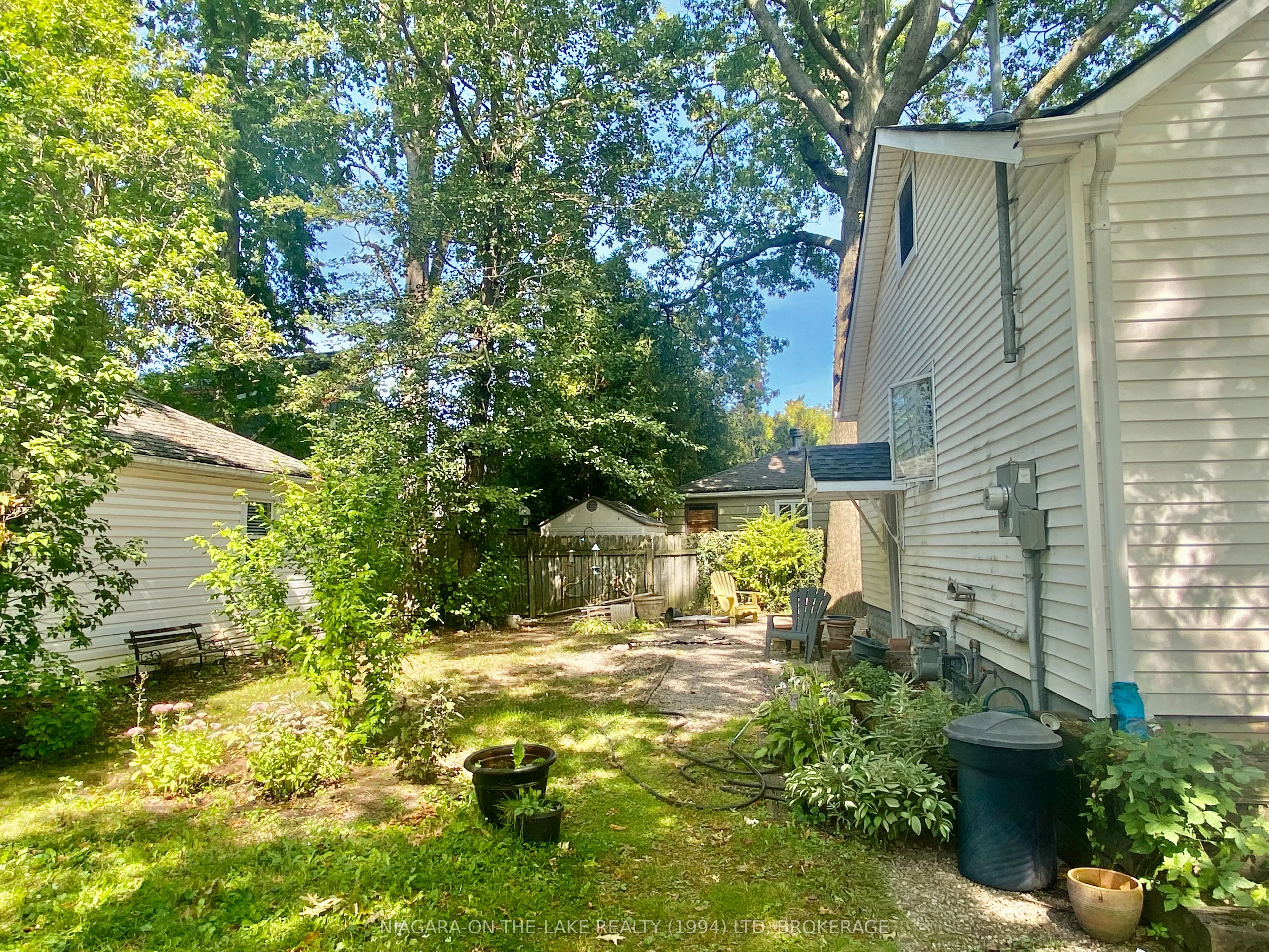 7 Wyckliffe Avenue