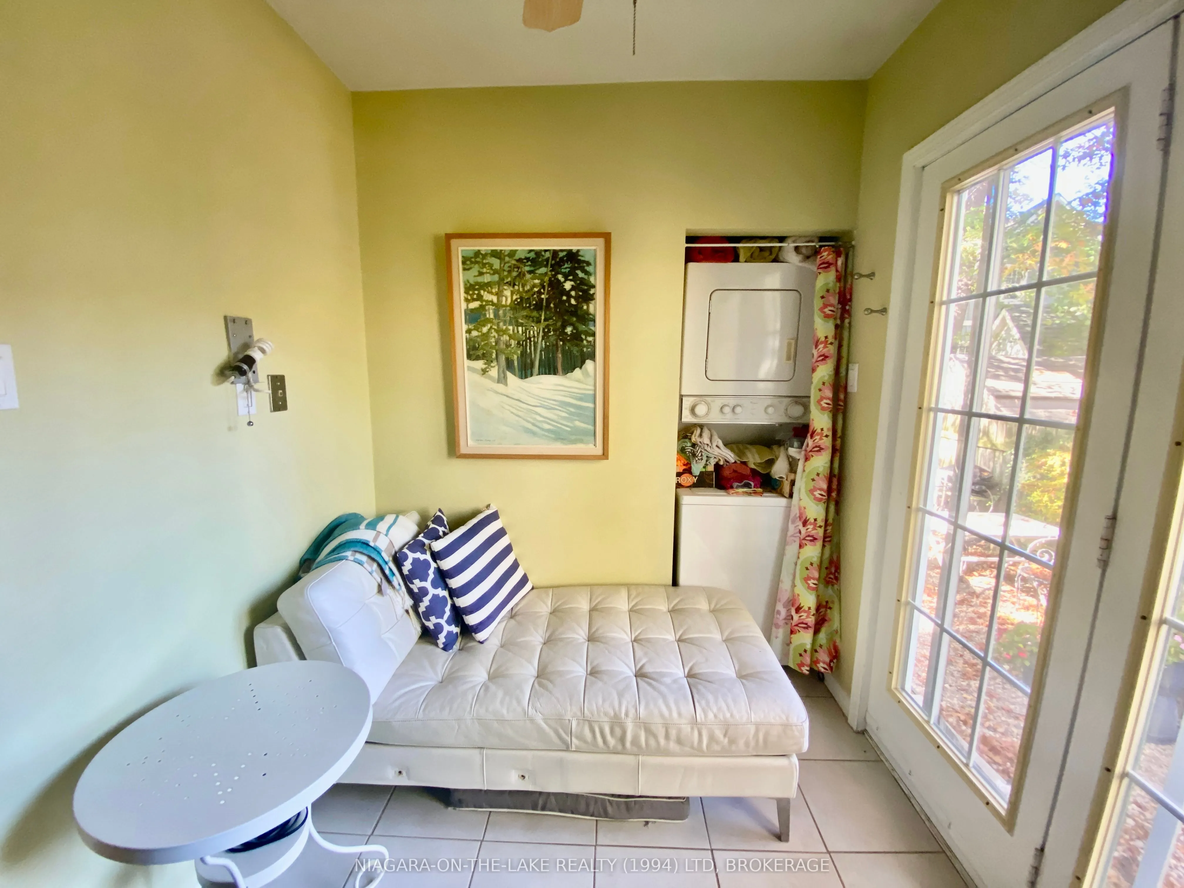 7 Wyckliffe Avenue