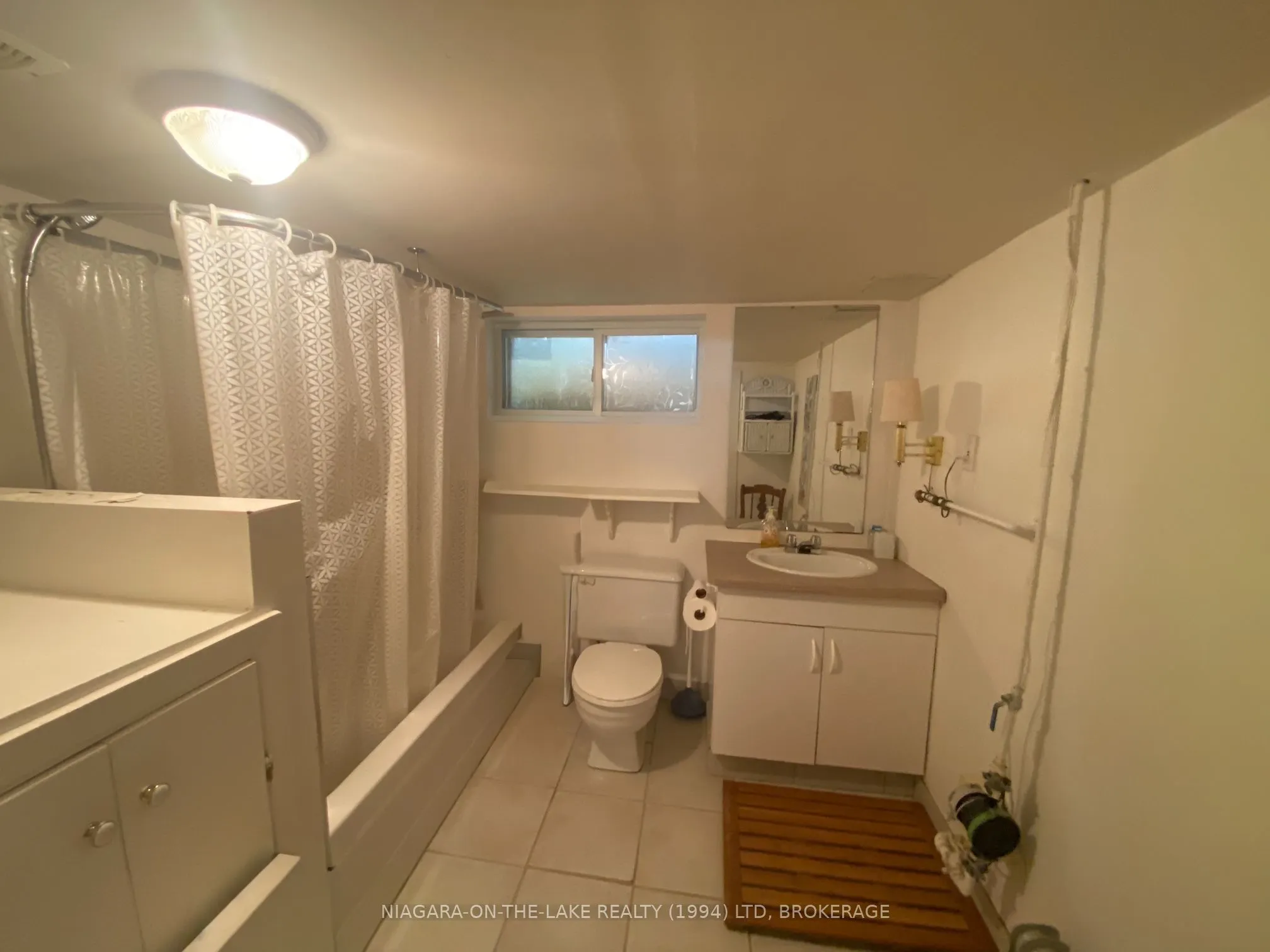 7 Wyckliffe Avenue