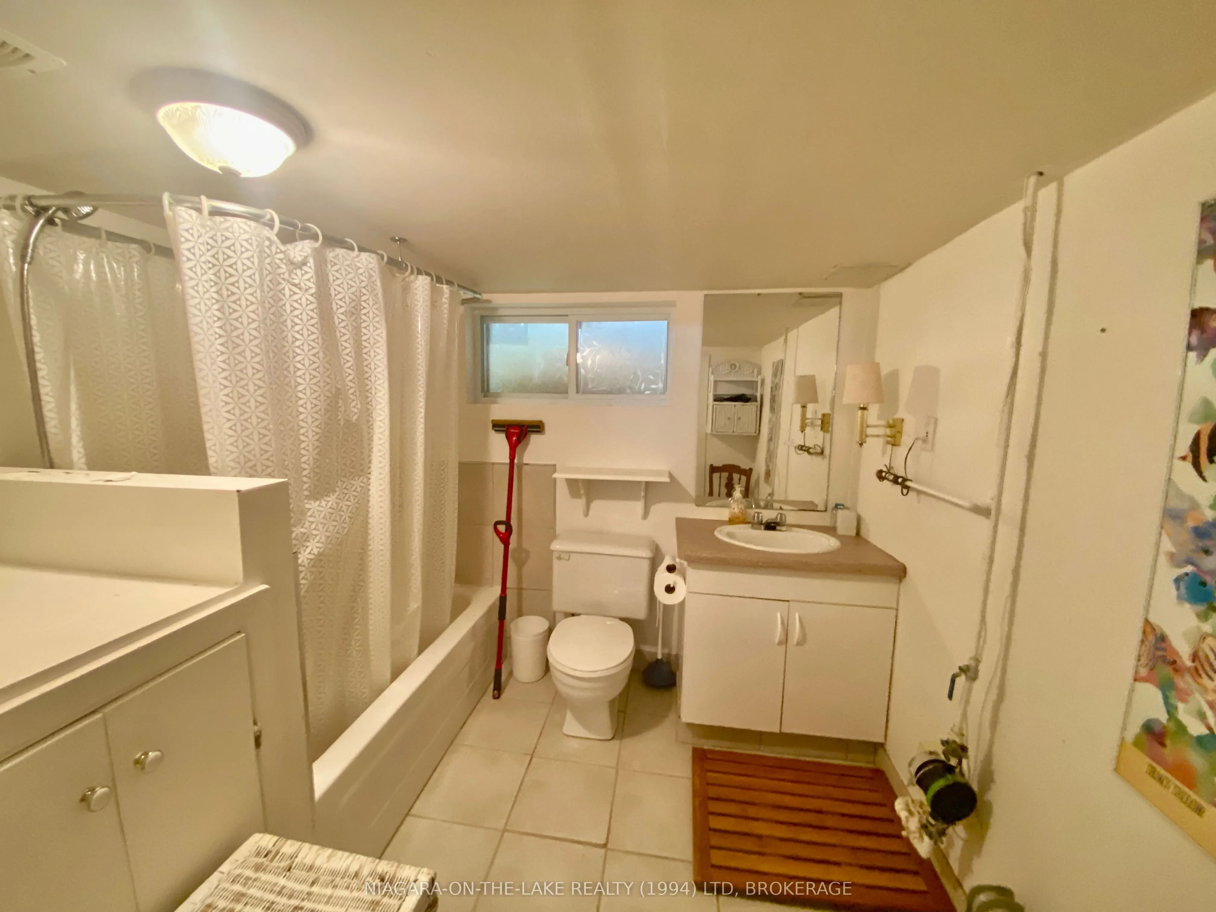 7 Wyckliffe Avenue