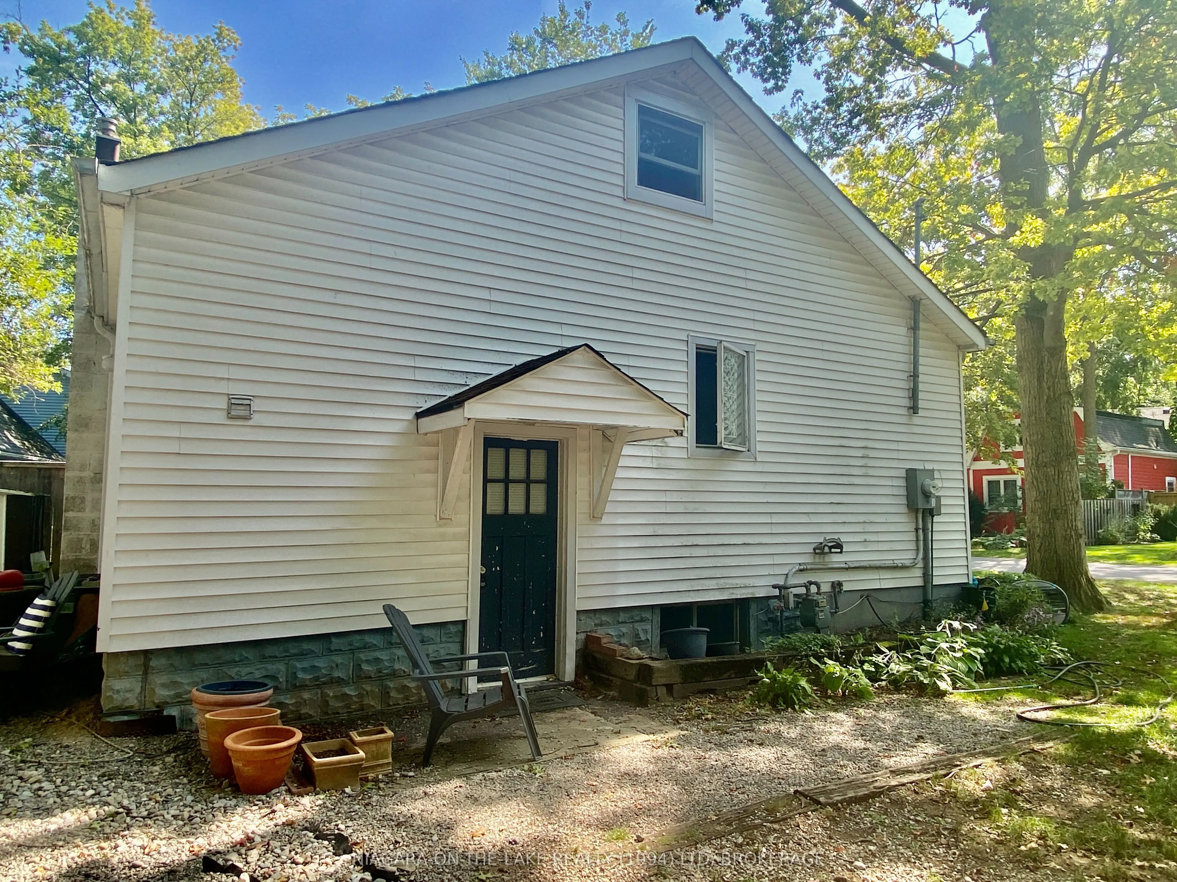7 Wyckliffe Avenue