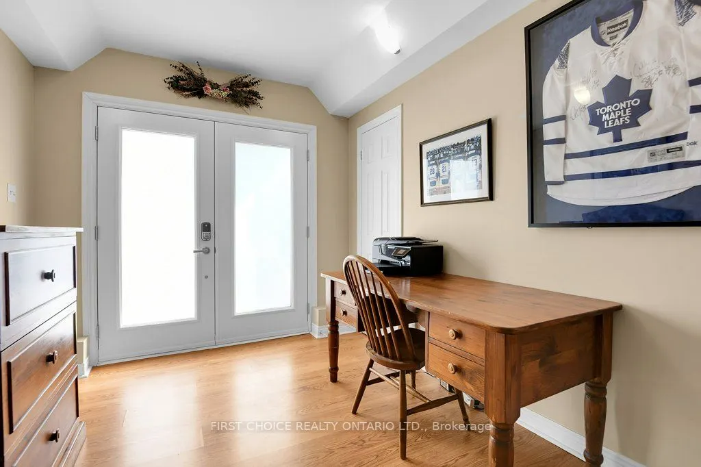 12 Kinmount Private