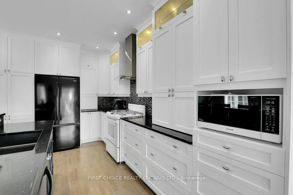12 Kinmount Private