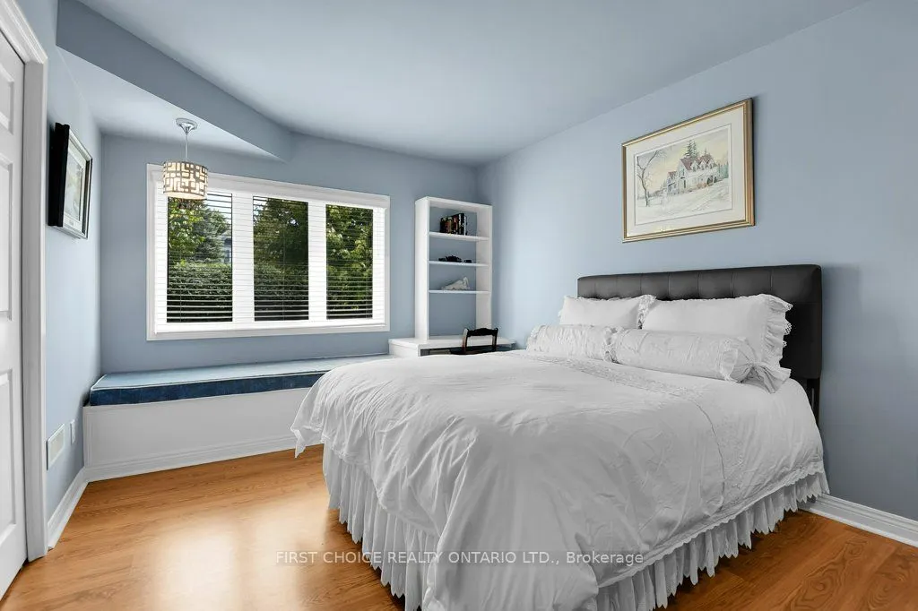 12 Kinmount Private